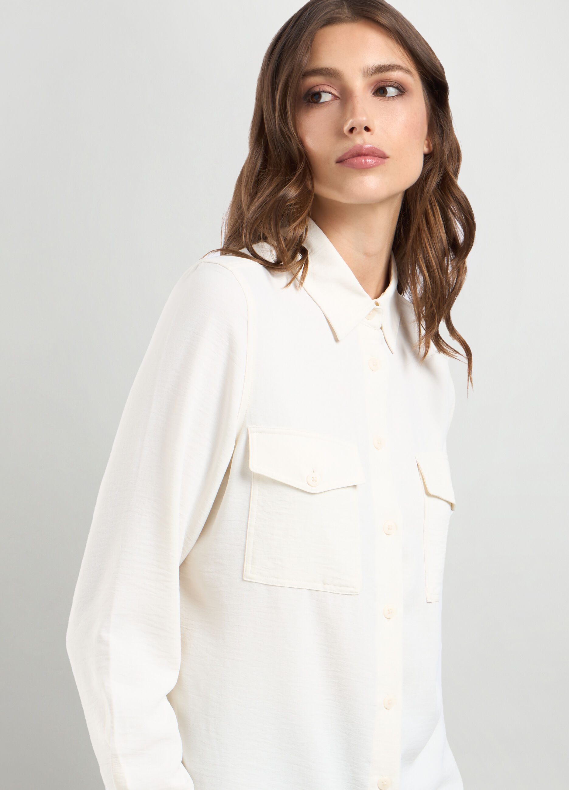 Camicia con tasche donna_2