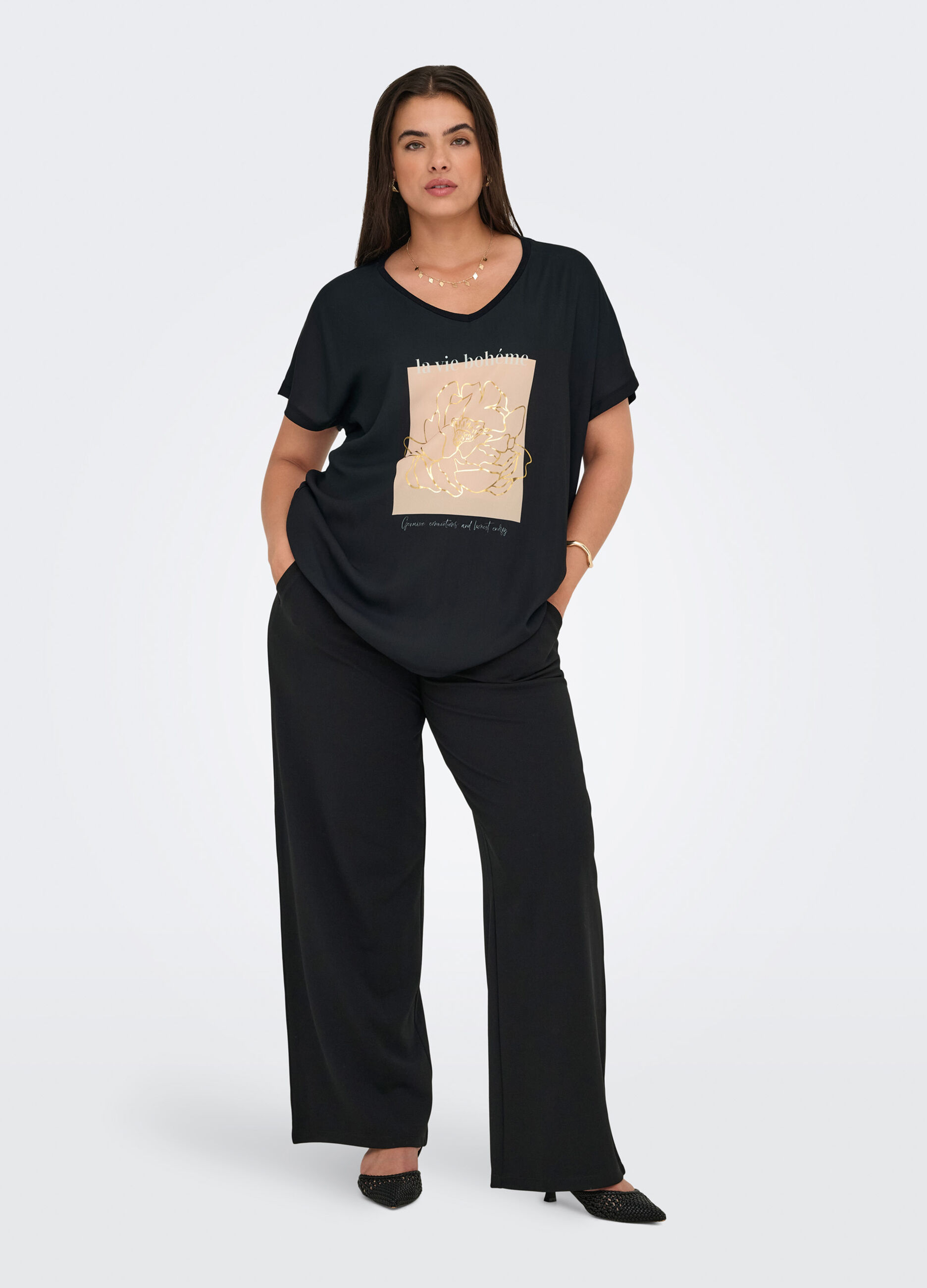 T-shirt a maniche corte con scollo a V_2