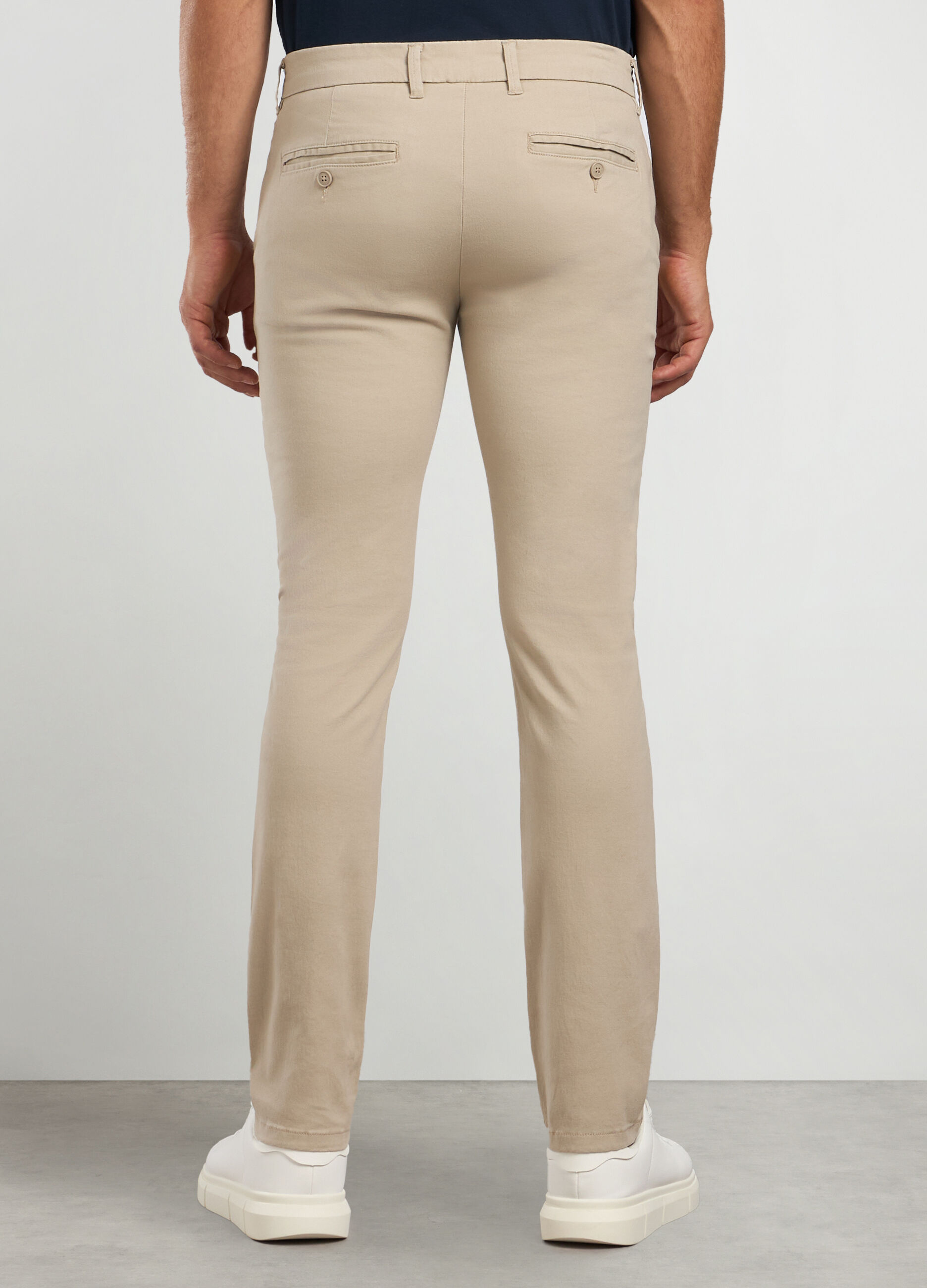 Pantaloni chino slim fit in twill stretch uomo_1