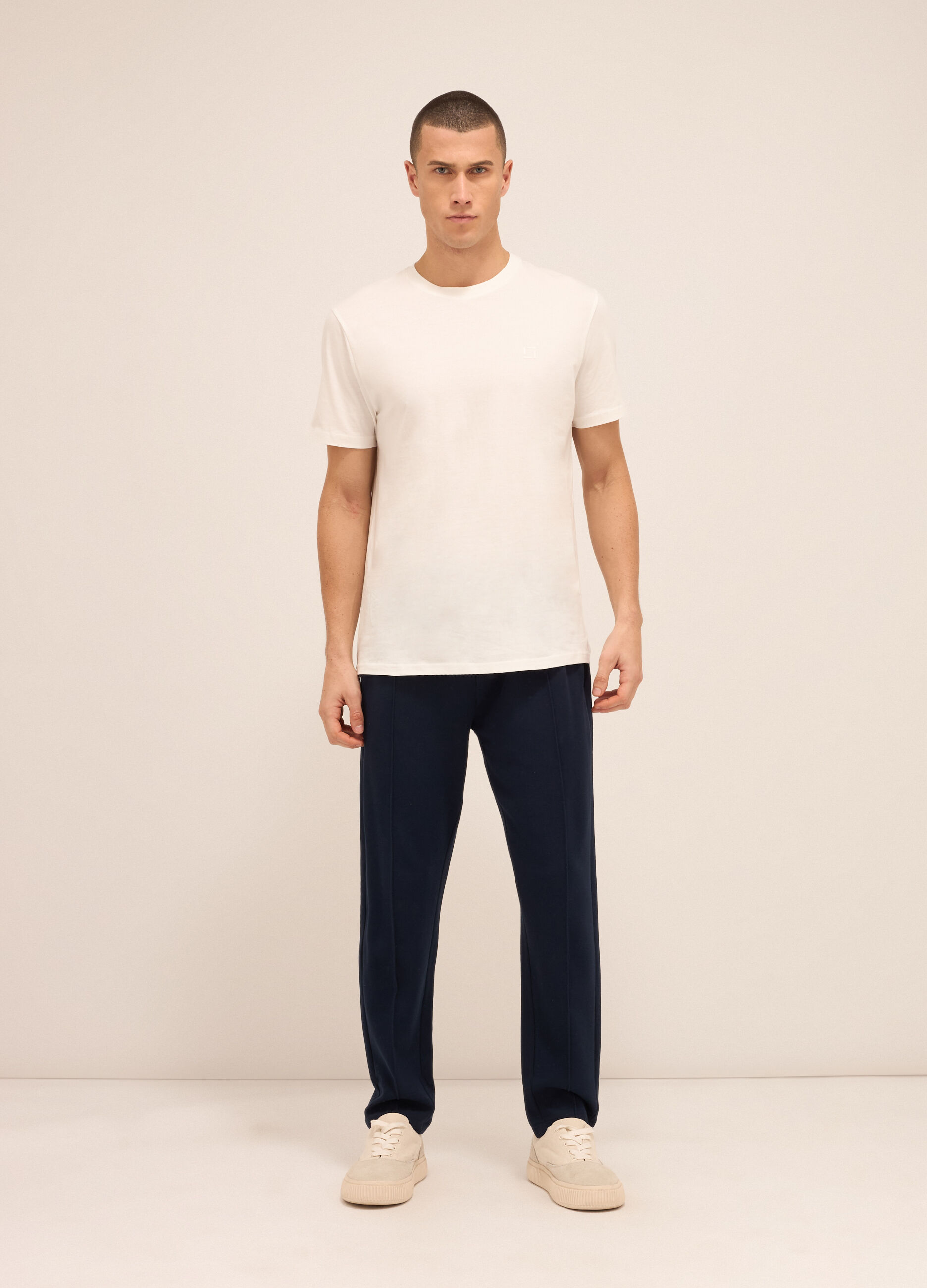 Jogger con piega in puro cotone uomo_0