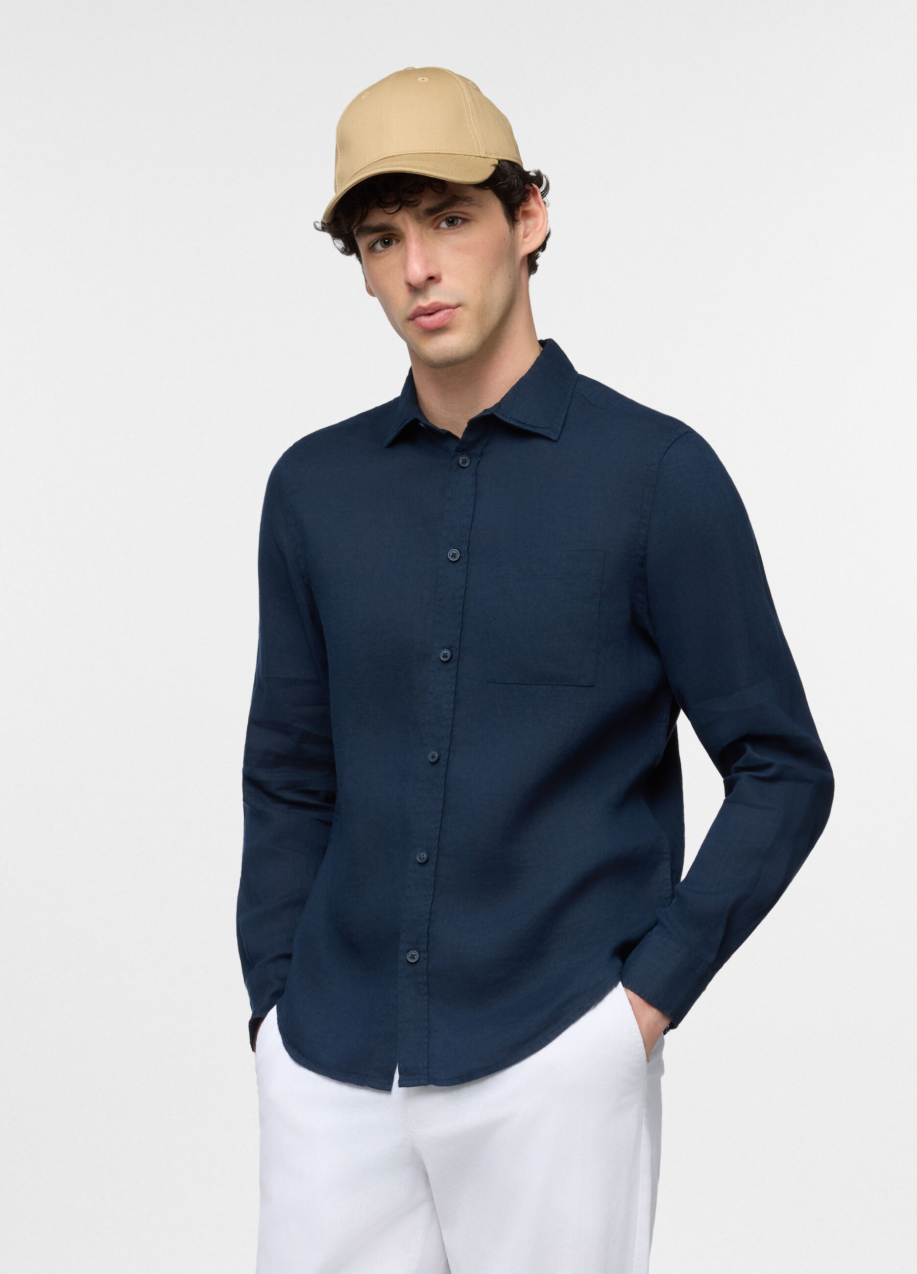 Camicia regular fit con colletto classico in lino uomo_0