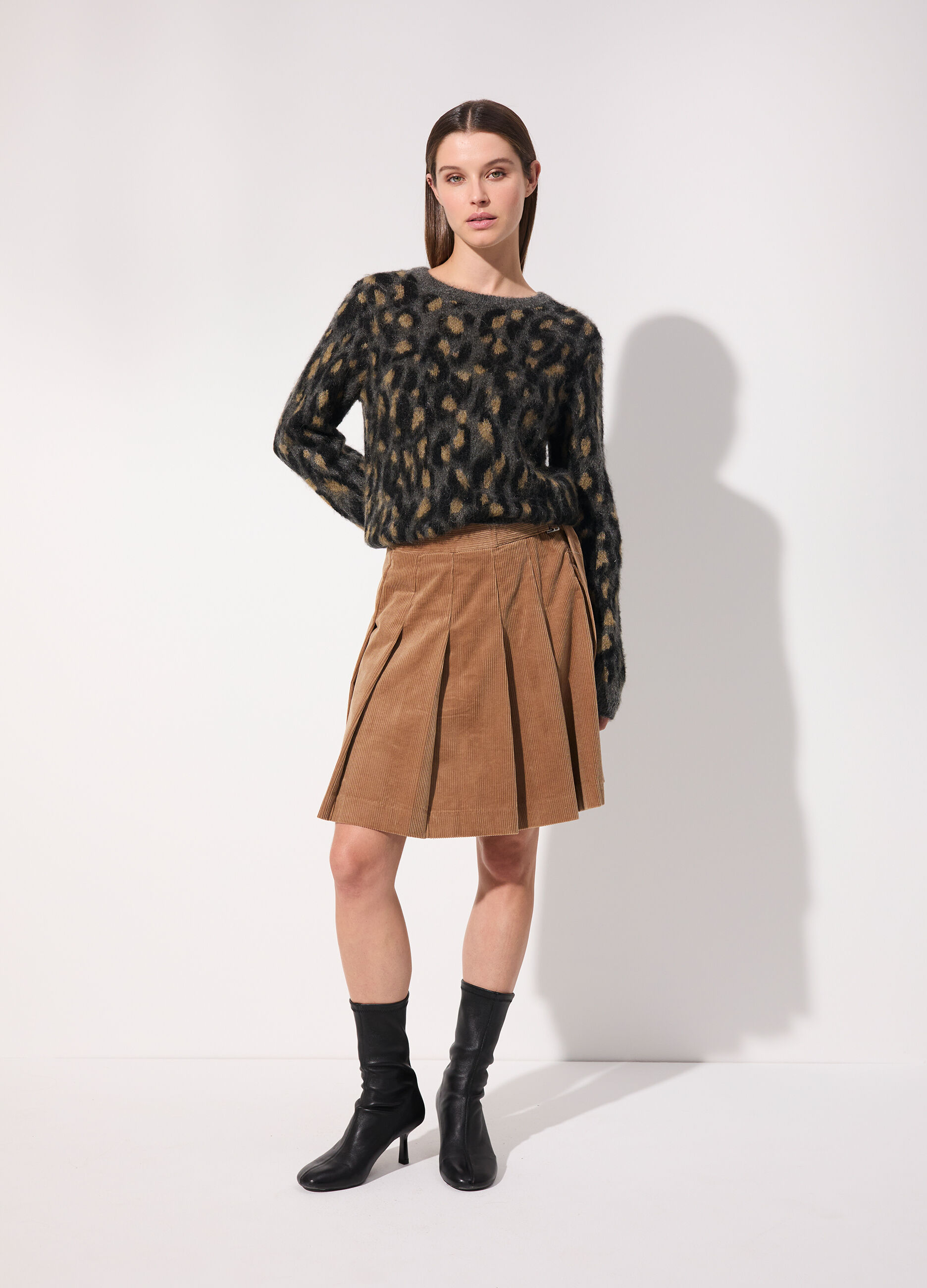 Gonna corta a pieghe in velluto corduroy donna_0