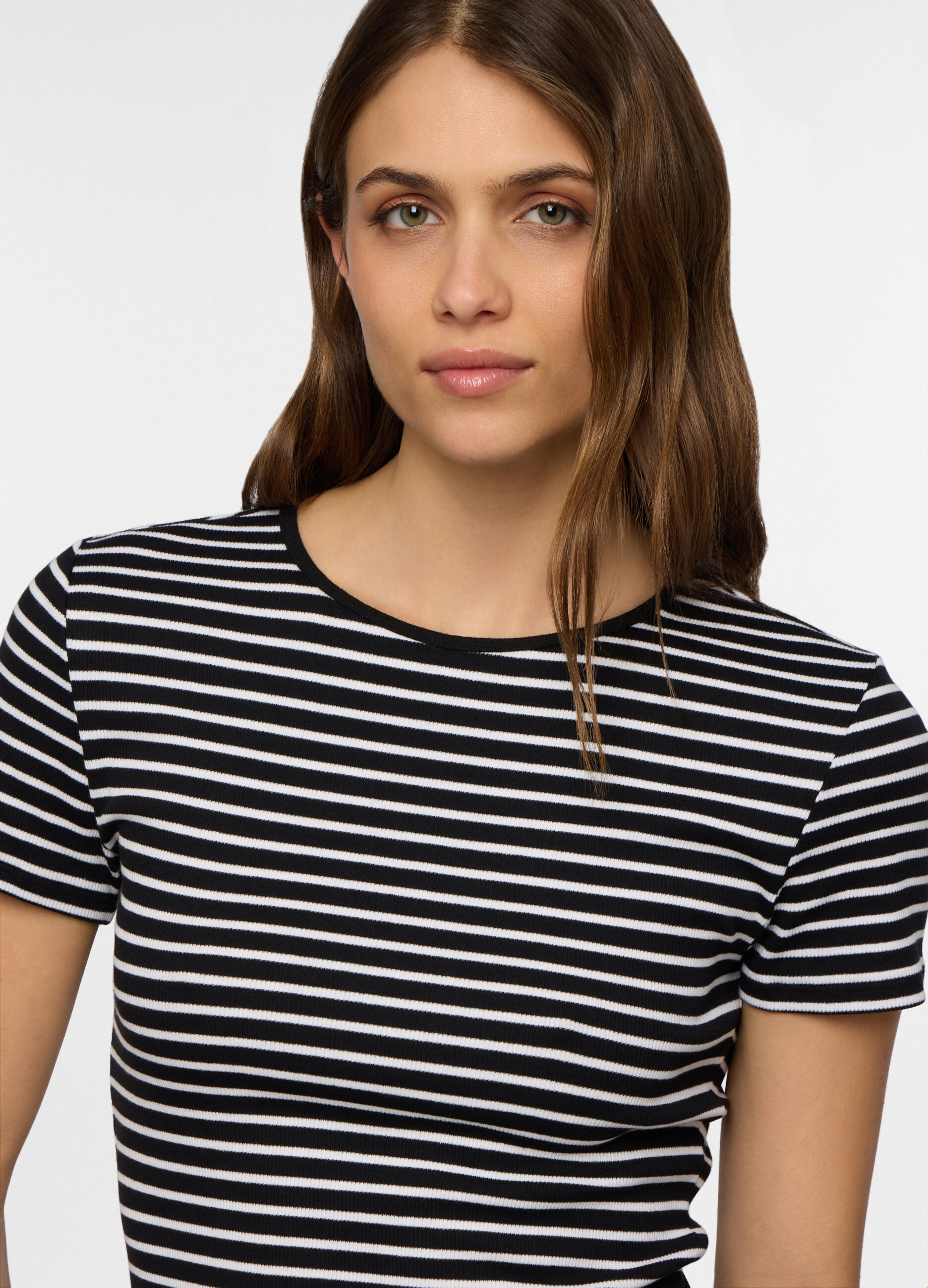 T-shirt girocollo fitted in costina stretch donna_2