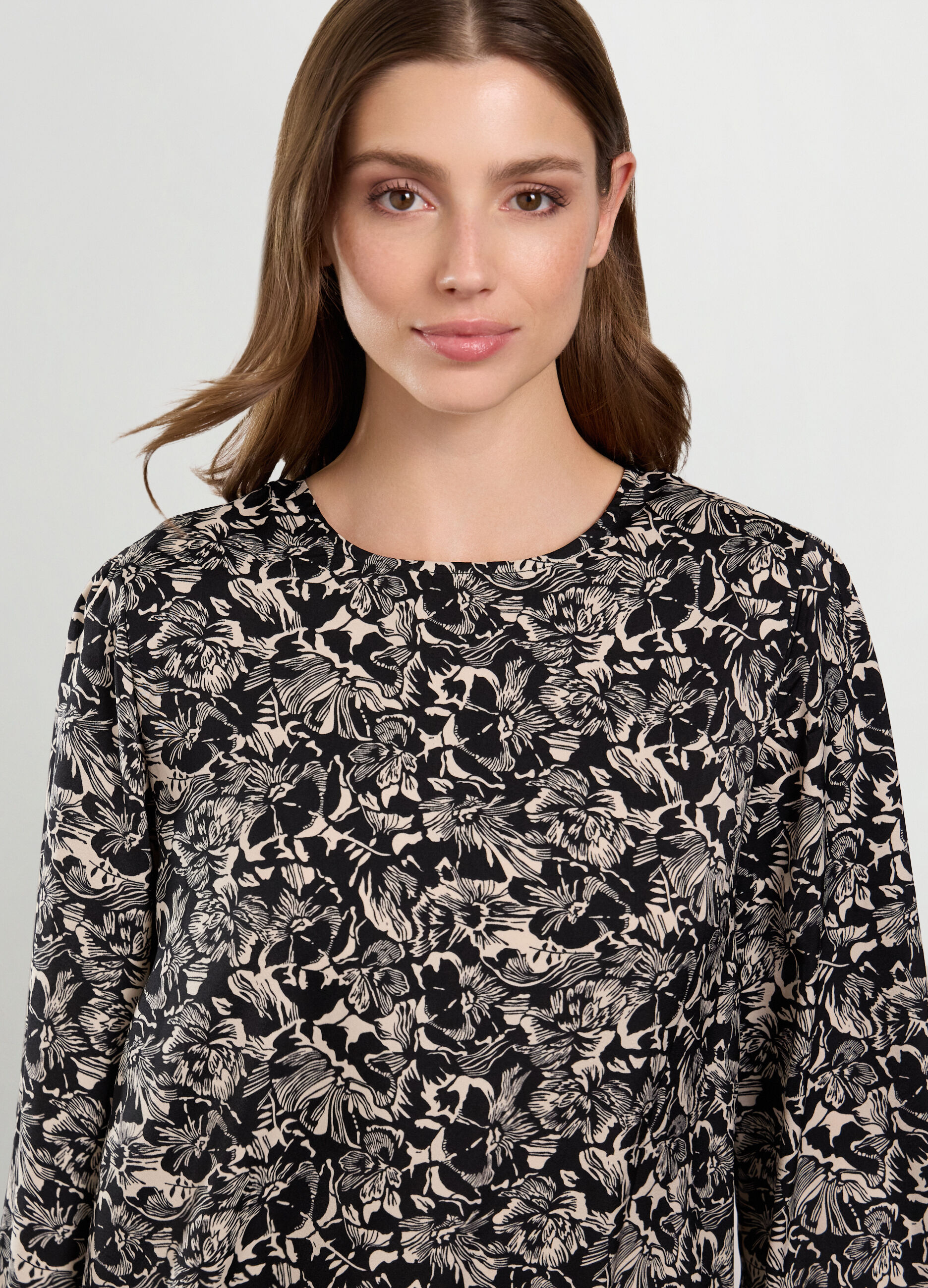 Blusa con stampa floreale donna_2