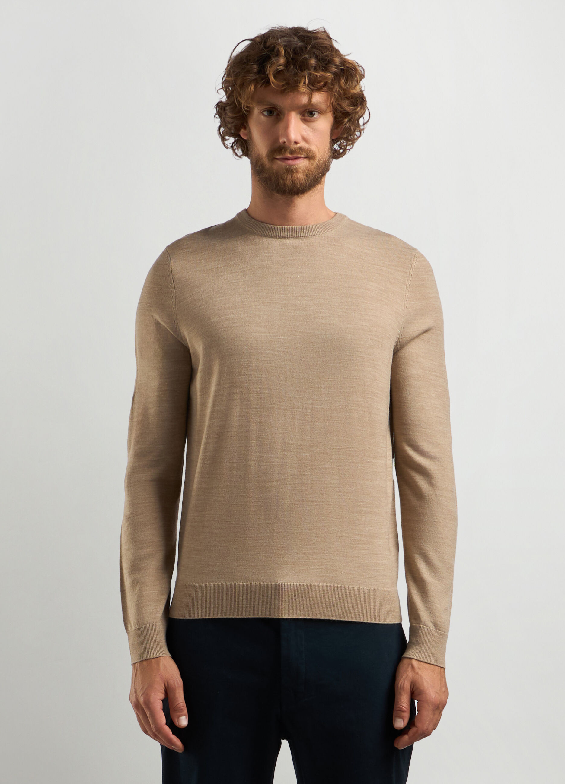 Maglione girocollo in maglia rasata uomo_0