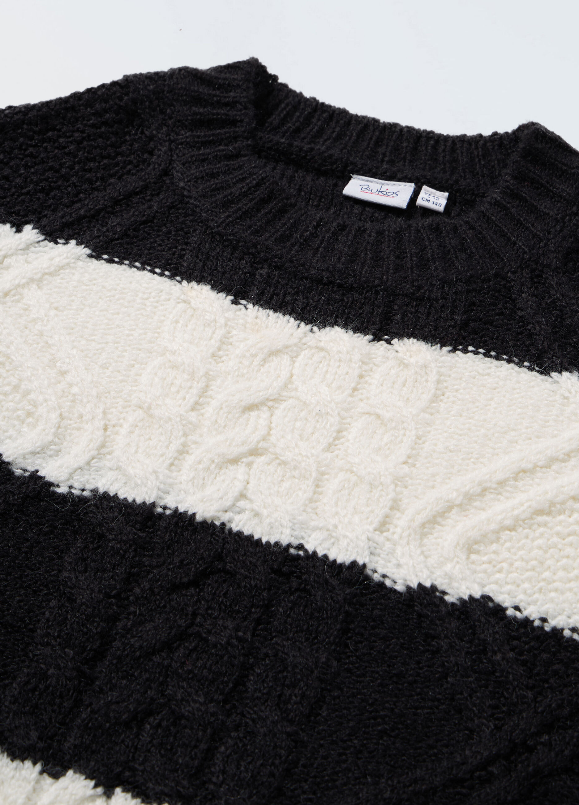 Tricot con lavorazione a treccia ragazza_1