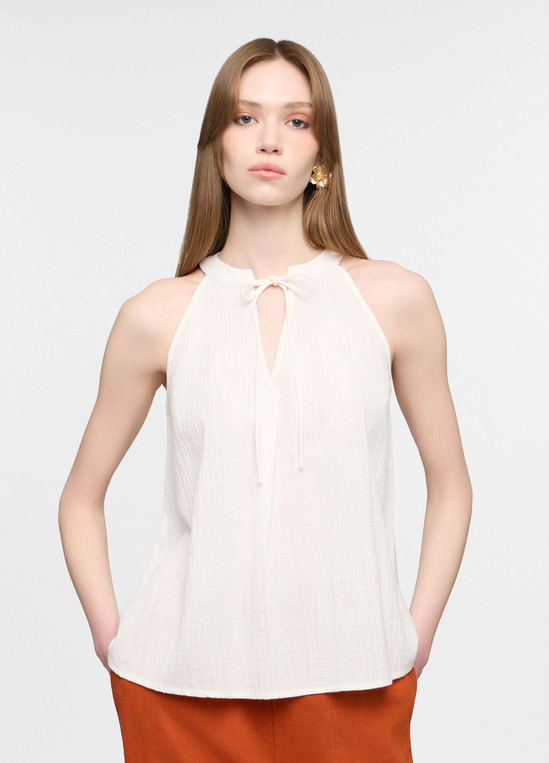 Blusa regular fit con scollo a V in puro cotone donna_0