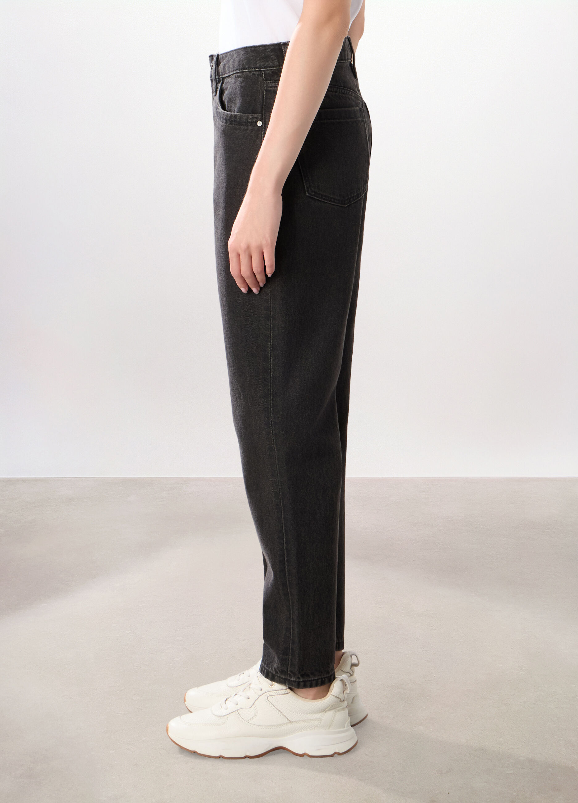 Pantaloni mom fit in denim di puro cotone donna_3