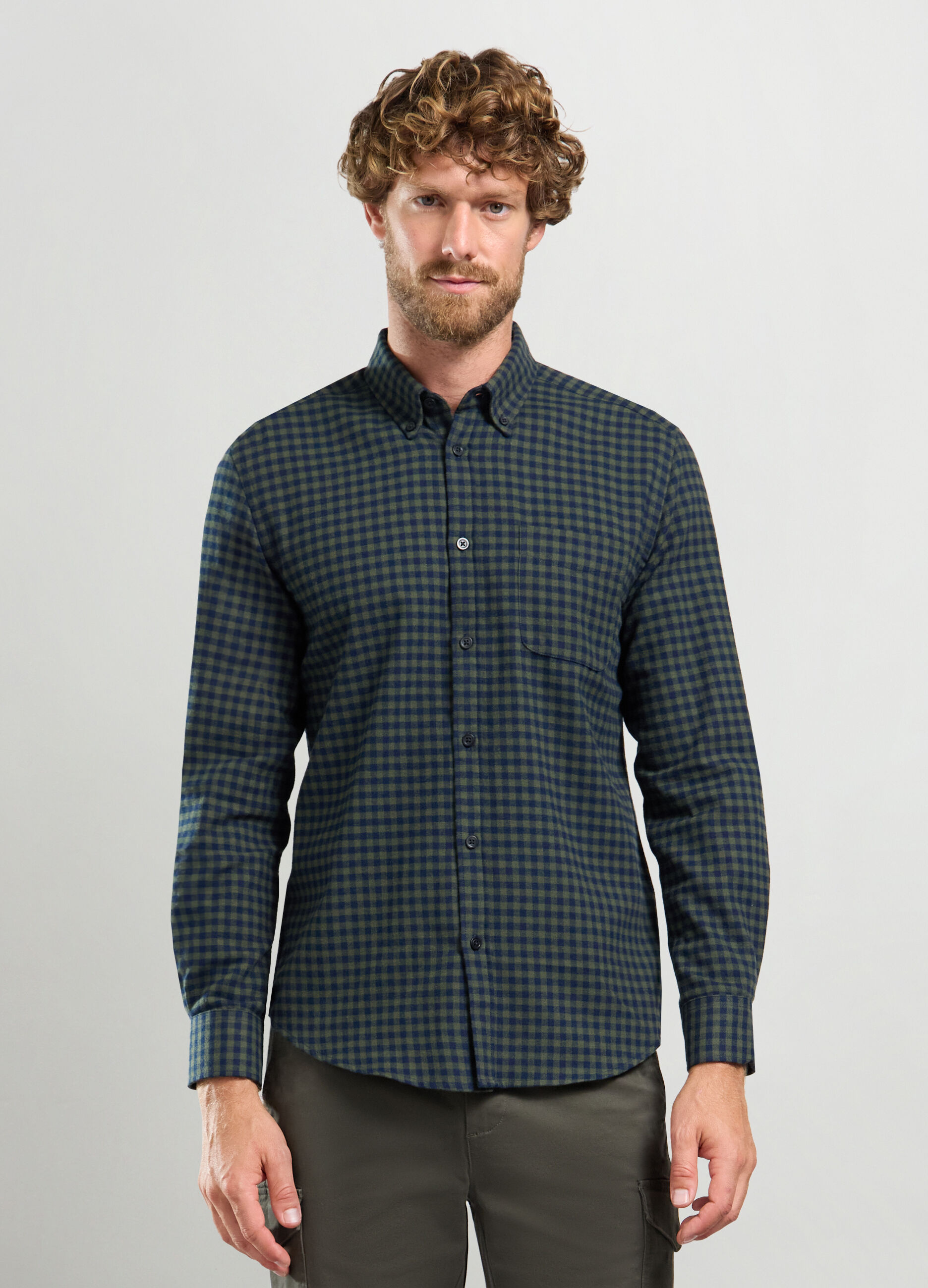 Camicia regular fit con colletto button-down in flanella uomo_0