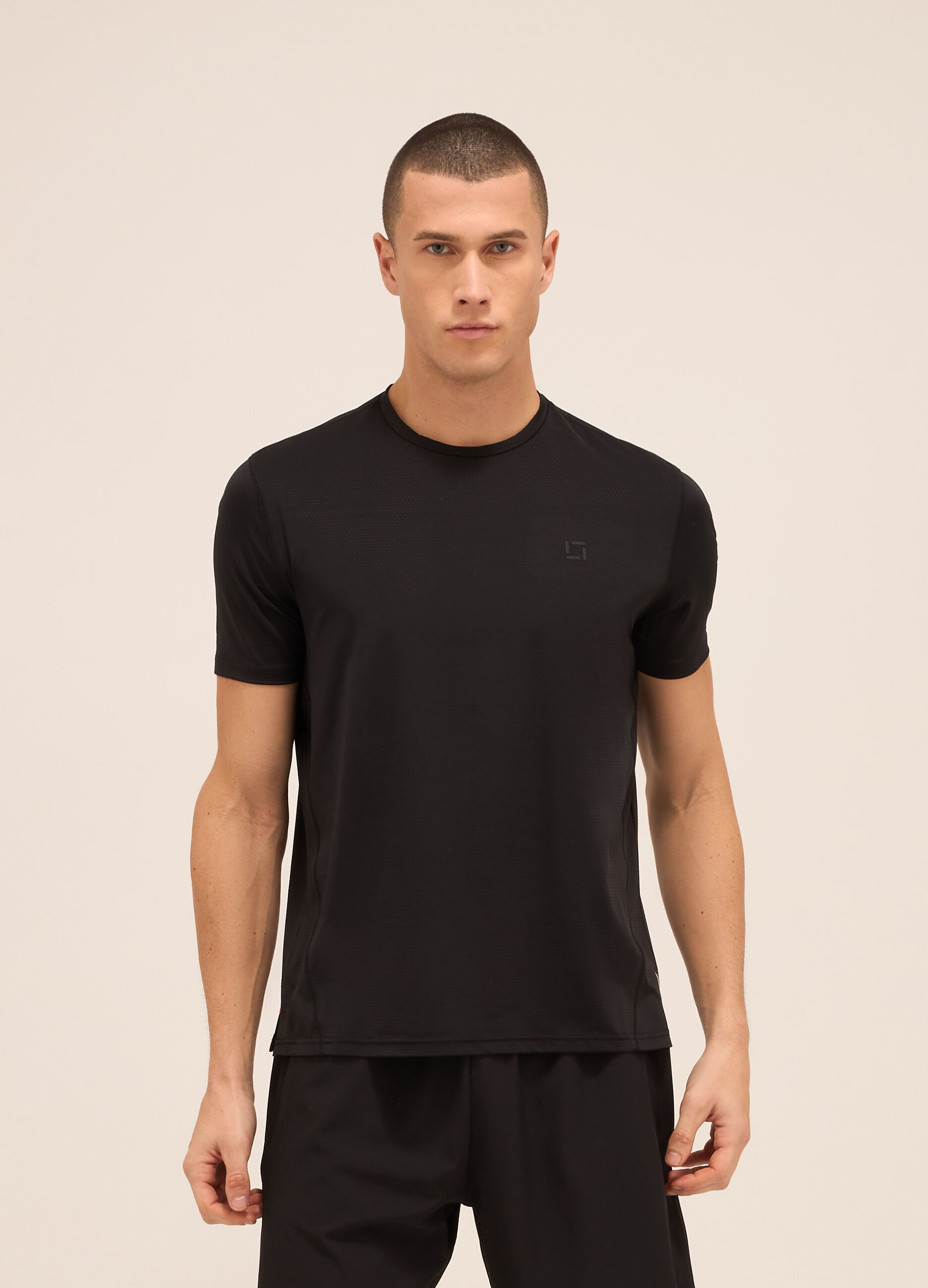 T-shirt tecnica a maniche corte uomo_0