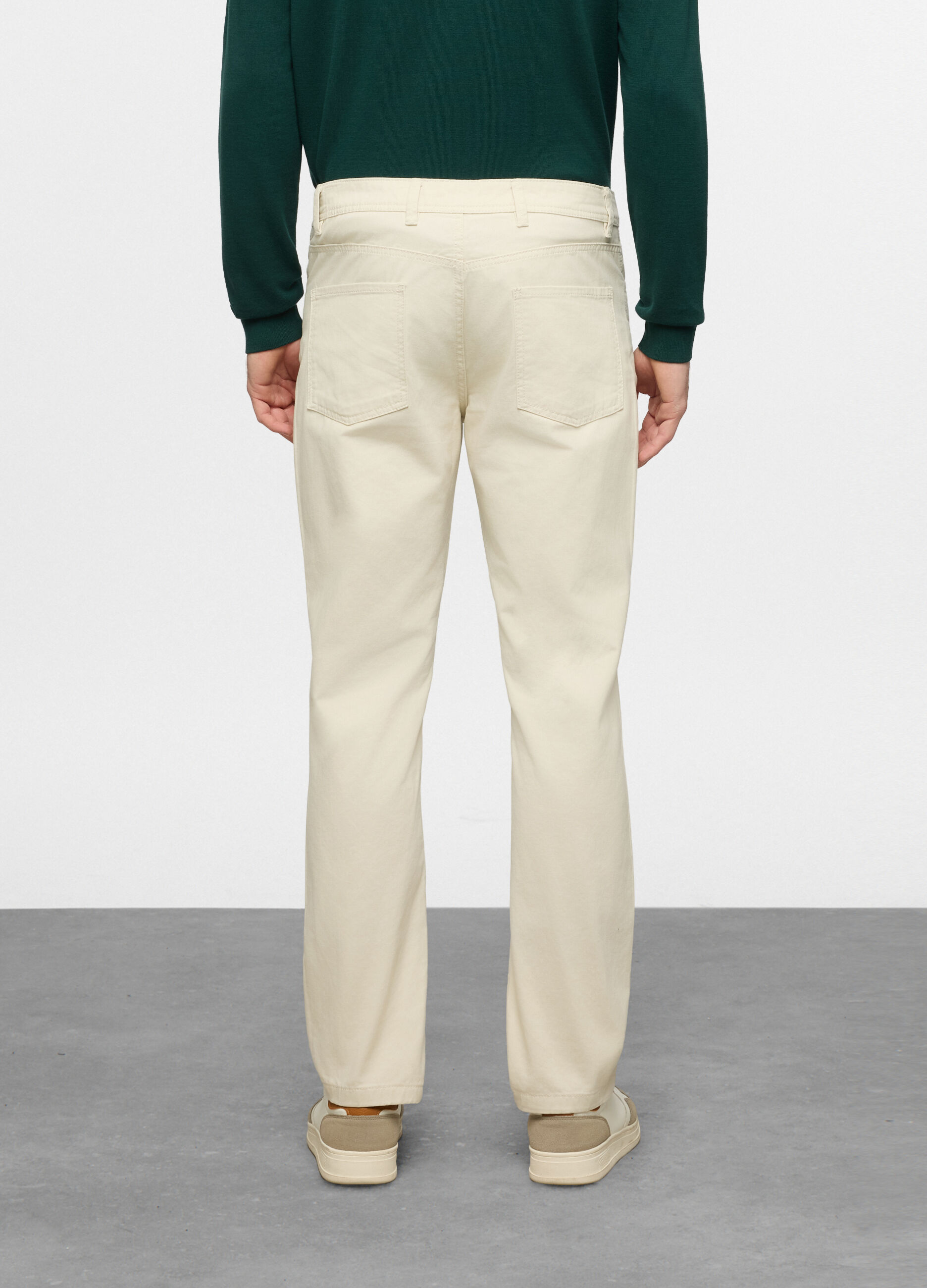 Pantalone regular fit in twill di cotone uomo_1