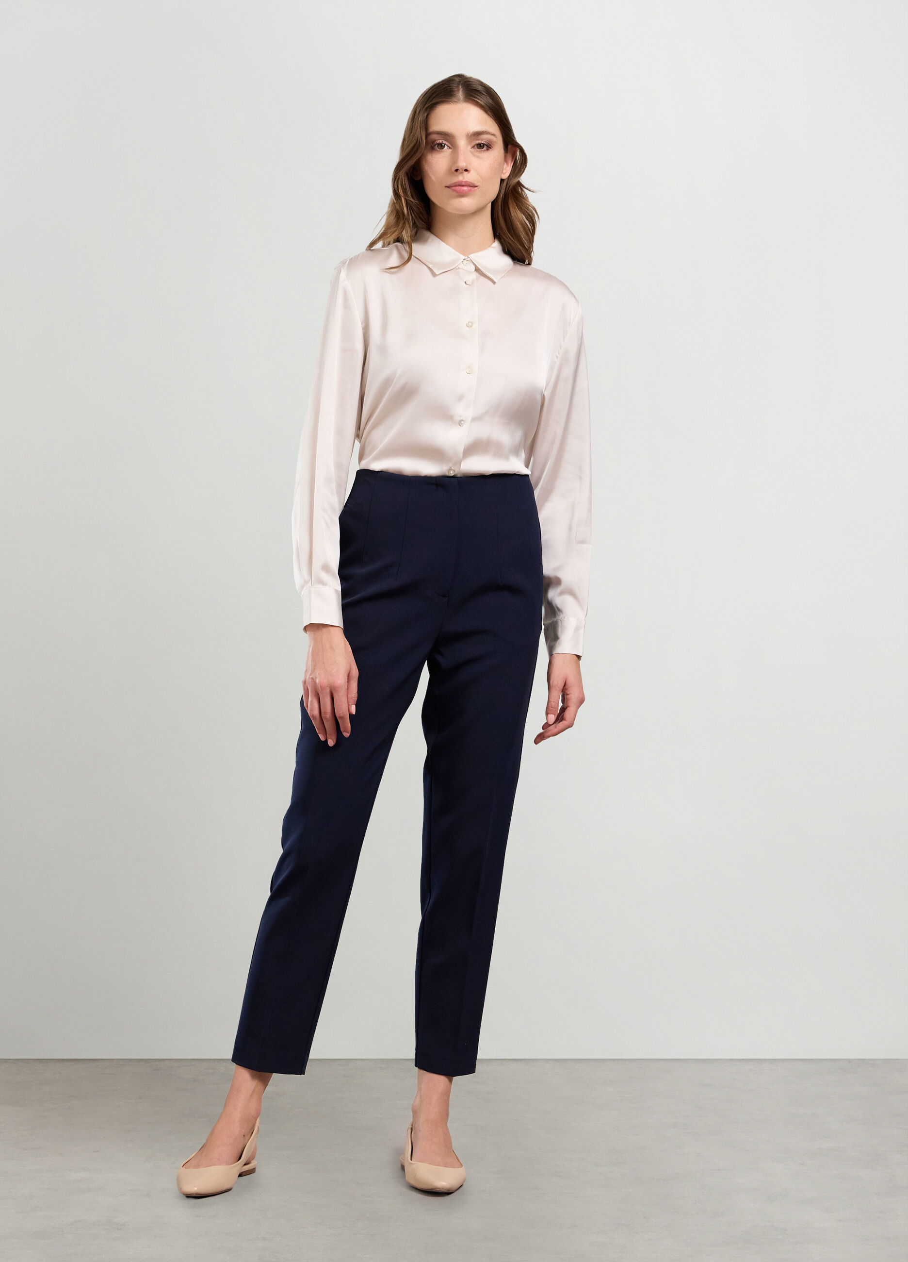 Pantaloni in tessuto stretch donna_0