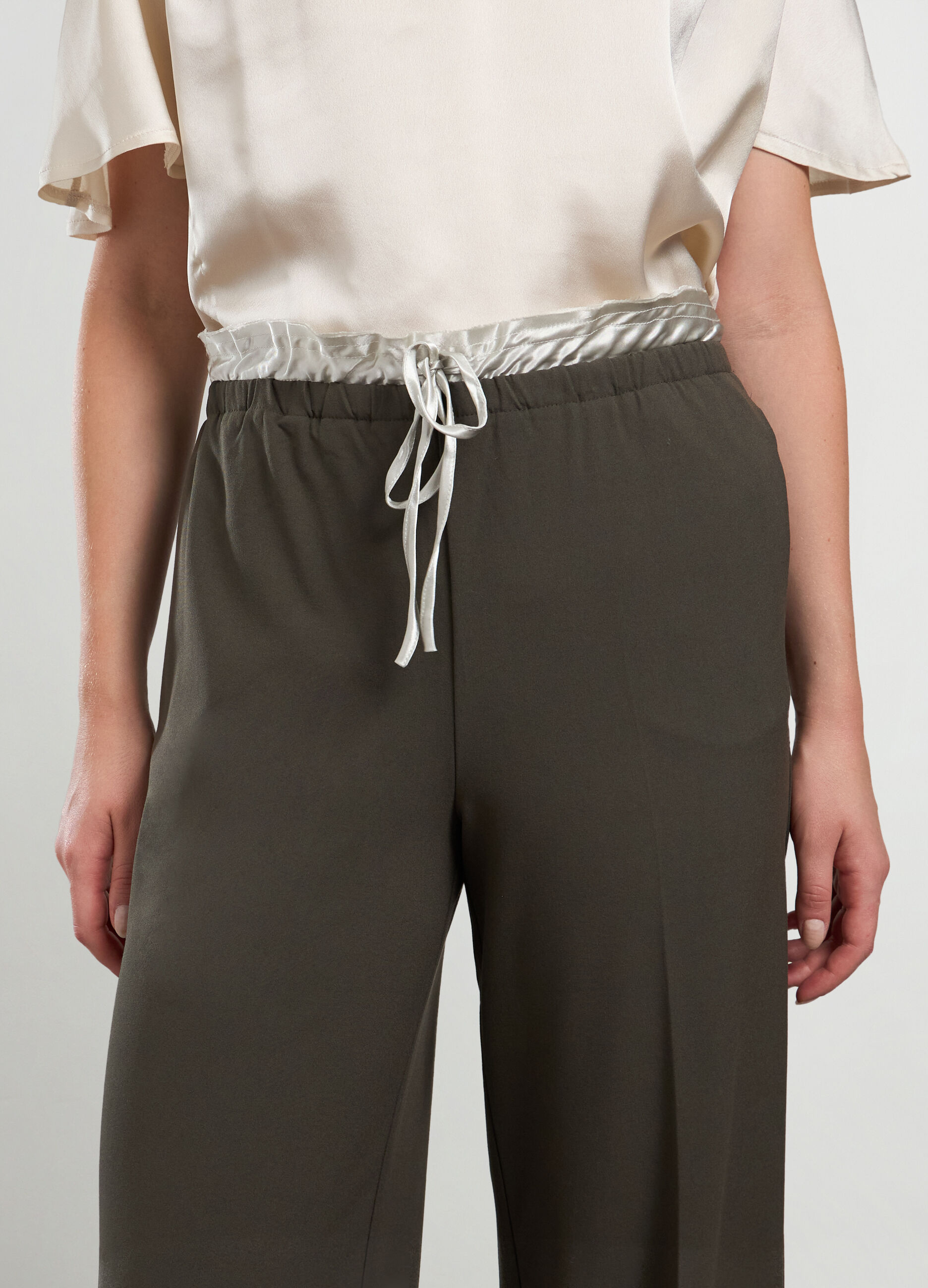 Pantaloni in misto viscosa stretch donna_2