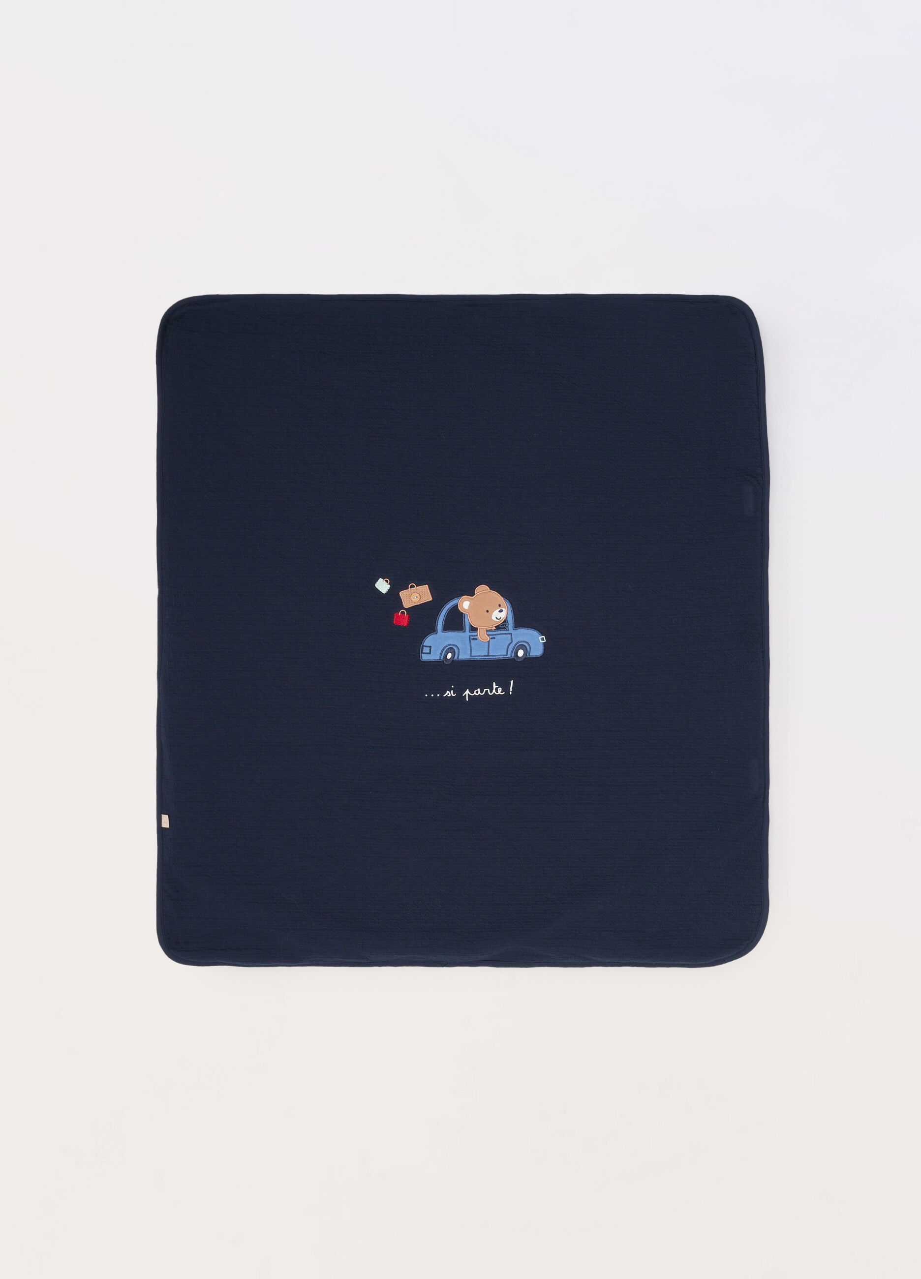 Coperta imbottita con ricamo neonato_0