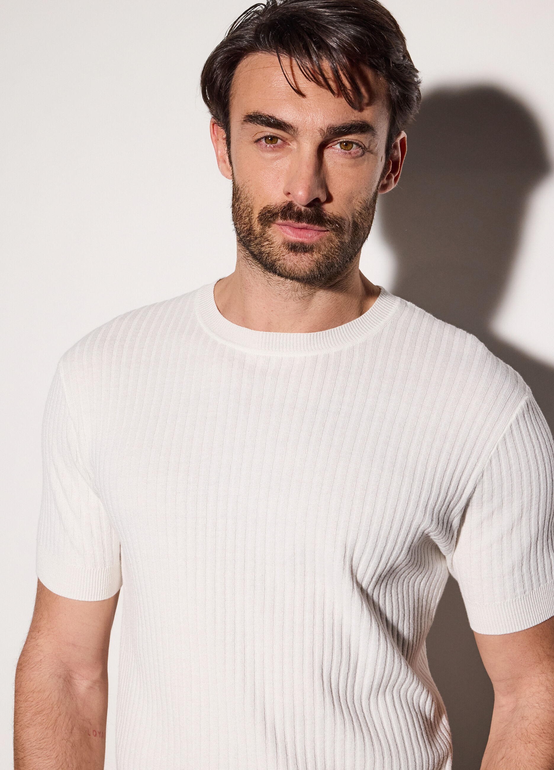 Maglietta a maniche corte in cotone a coste uomo_2