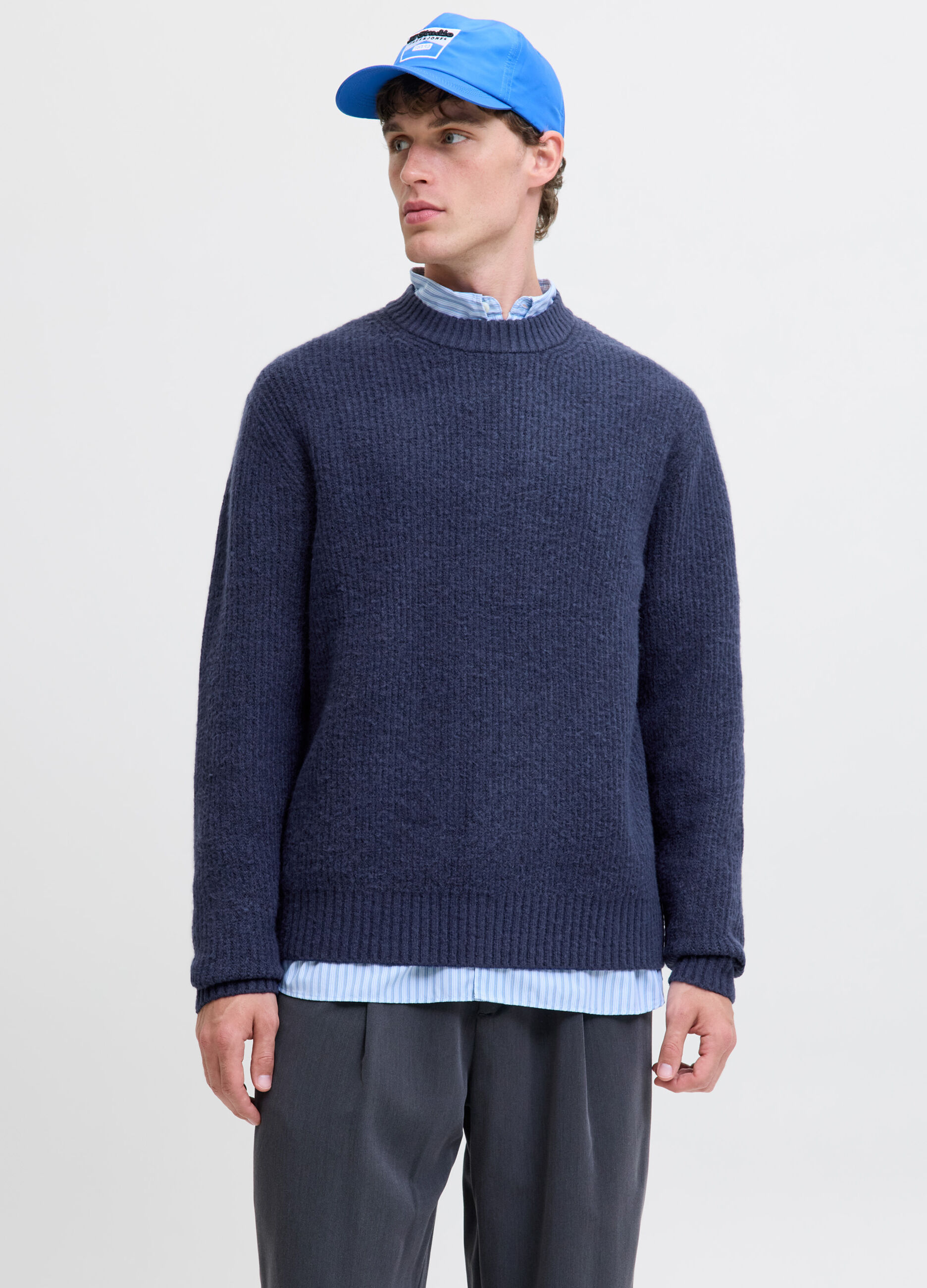 Maglione girocollo a coste uomo_0