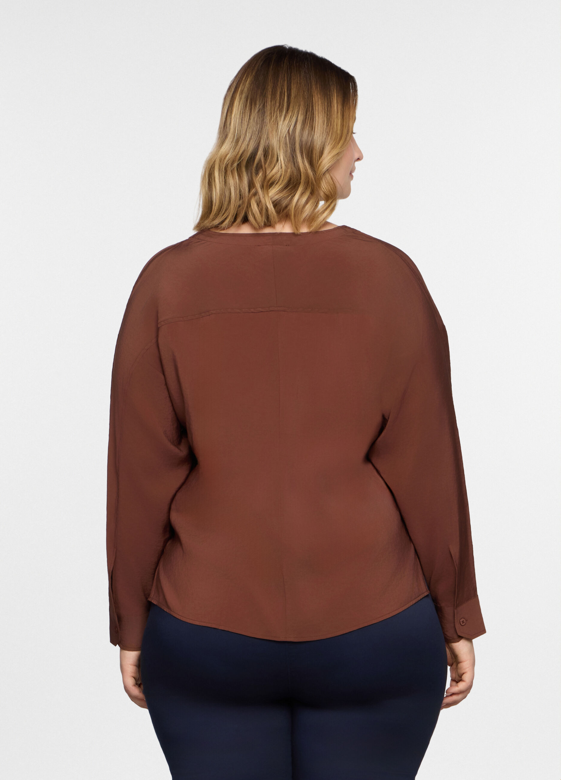 Camicia regular fit con scollo a V misto modal donna curvy_1