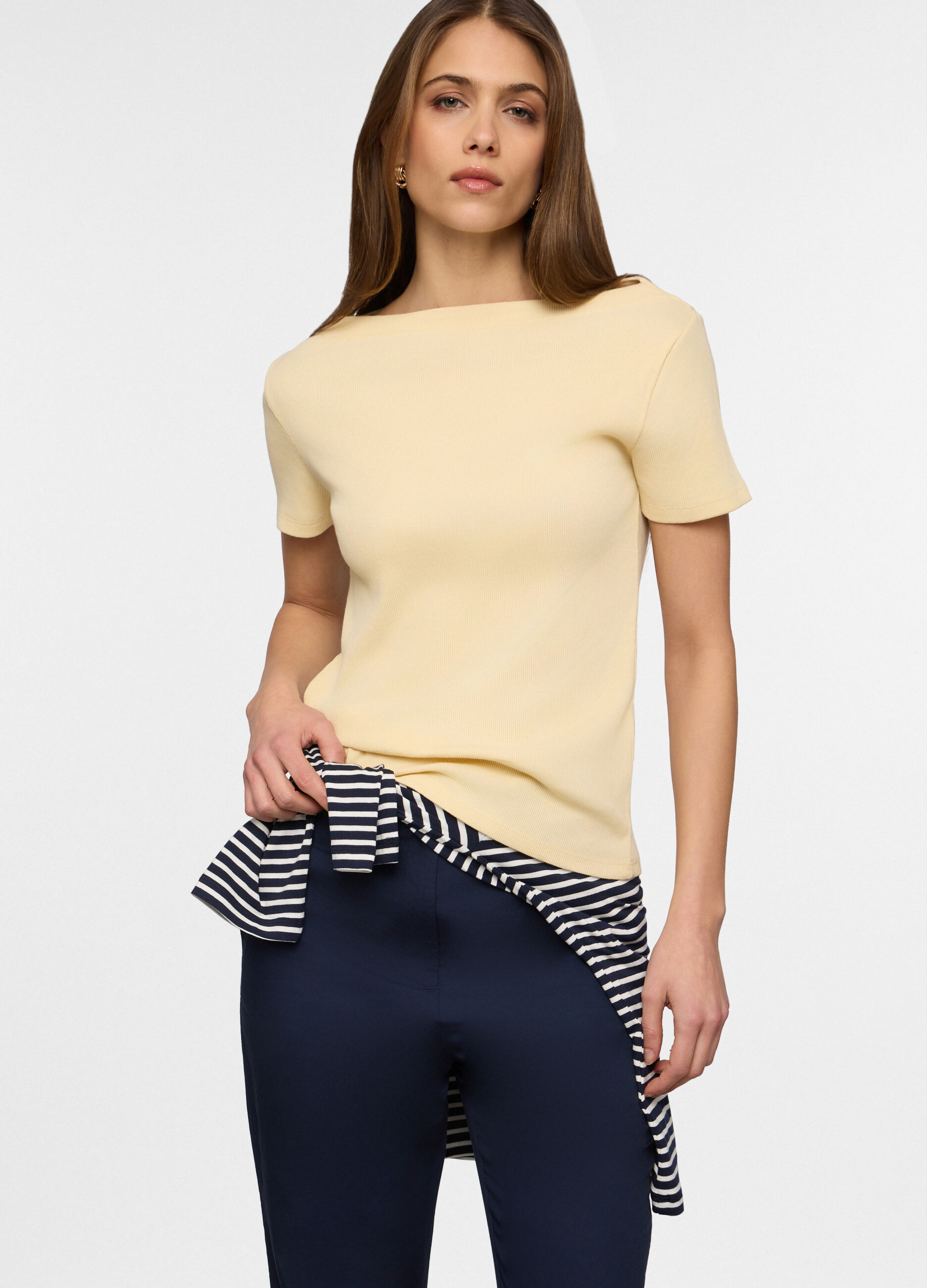 T-shirt con scollo a barchetta donna_0