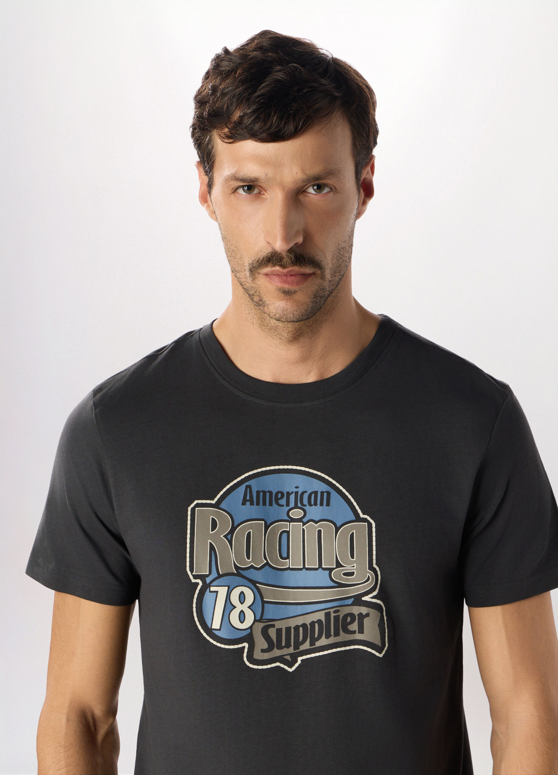 T-shirt a maniche corte con stampa in puro cotone uomo_2