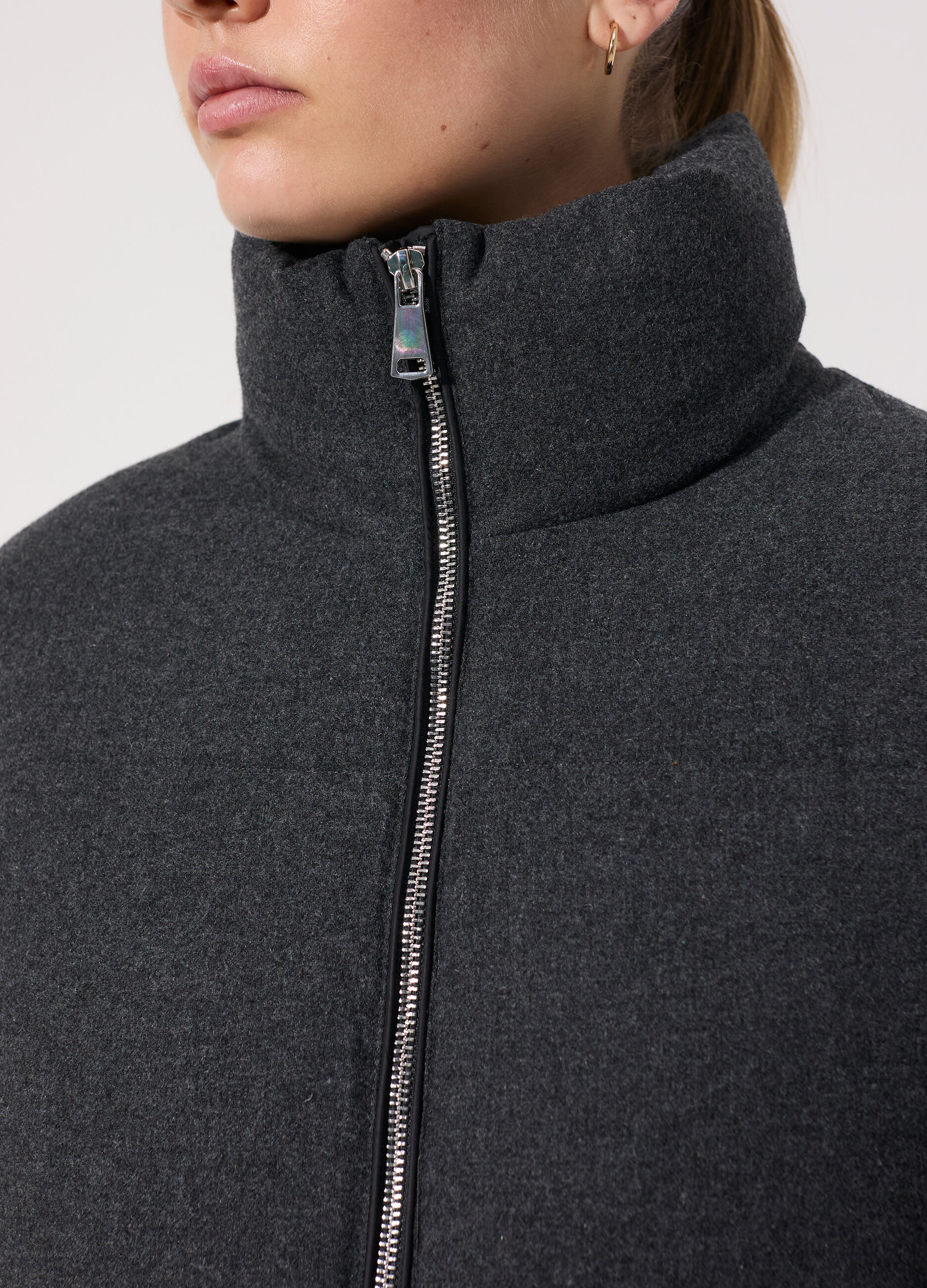 Giubbino imbottito a collo alto donna_3