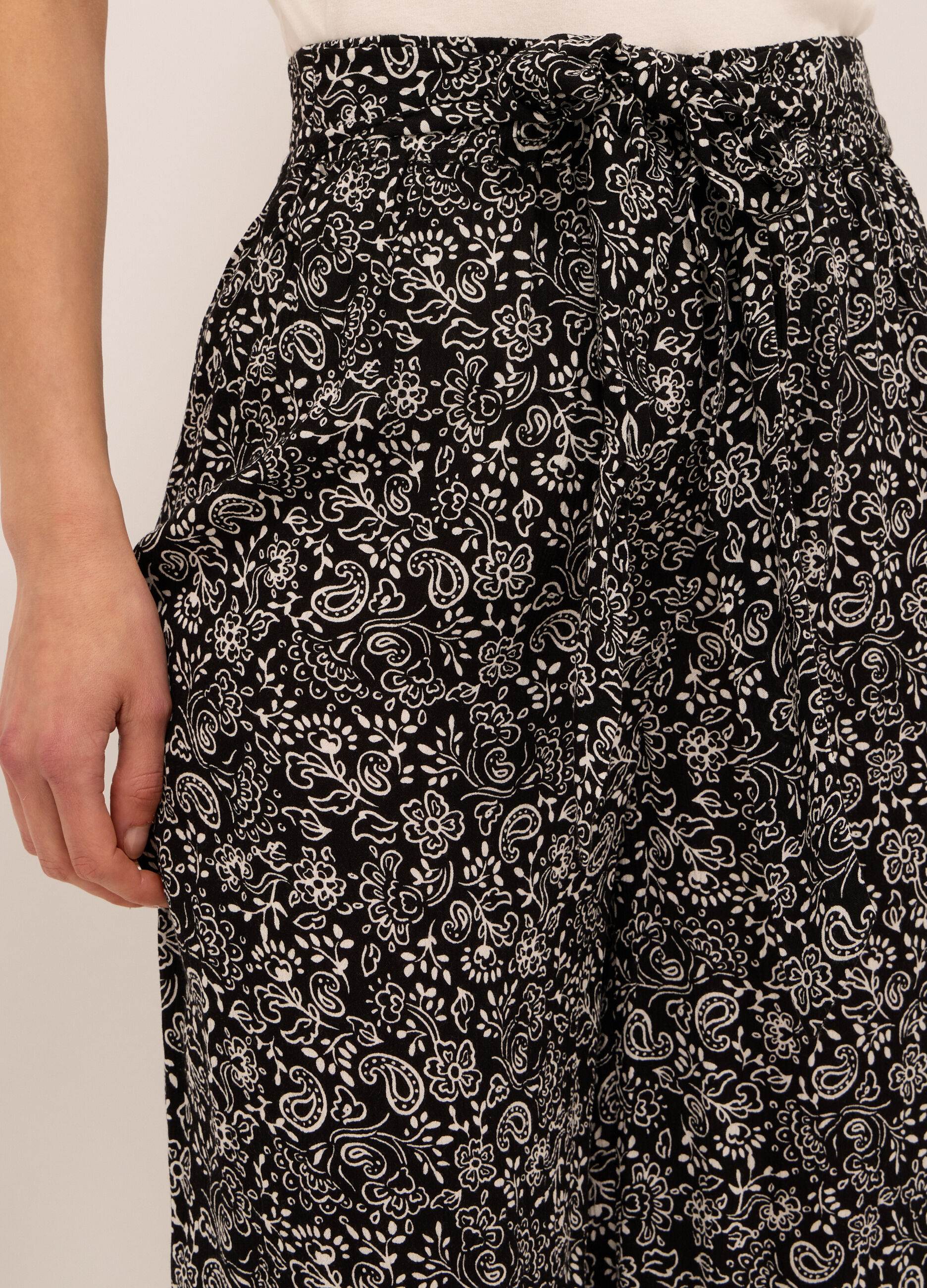 Pantaloni in pura viscosa creponne donna_2