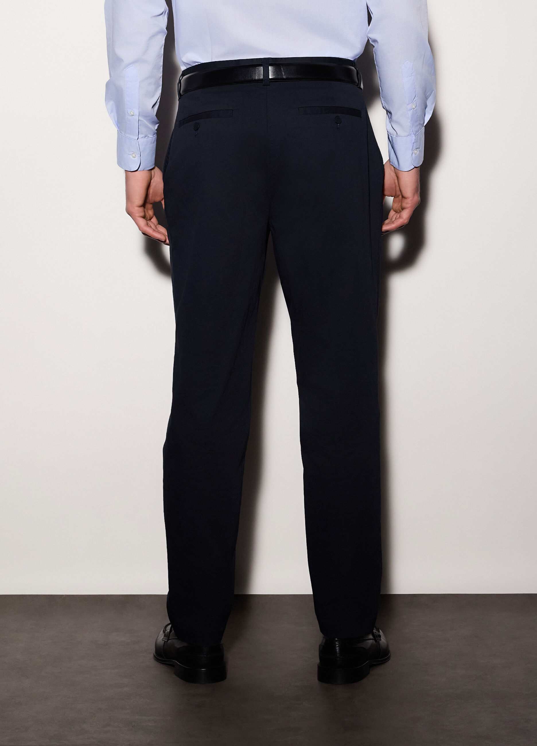 Pantalone chino regular fit in cotone stretch uomo_1