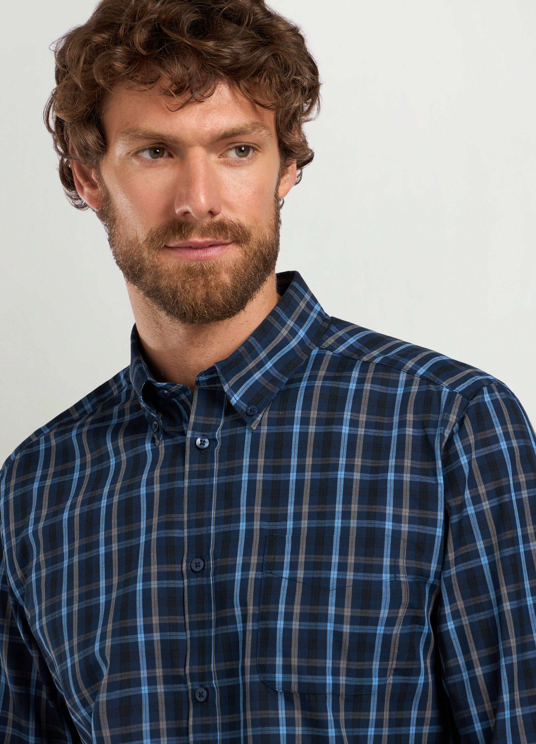 Camicia regular fit colletto button down in misto cotone_2