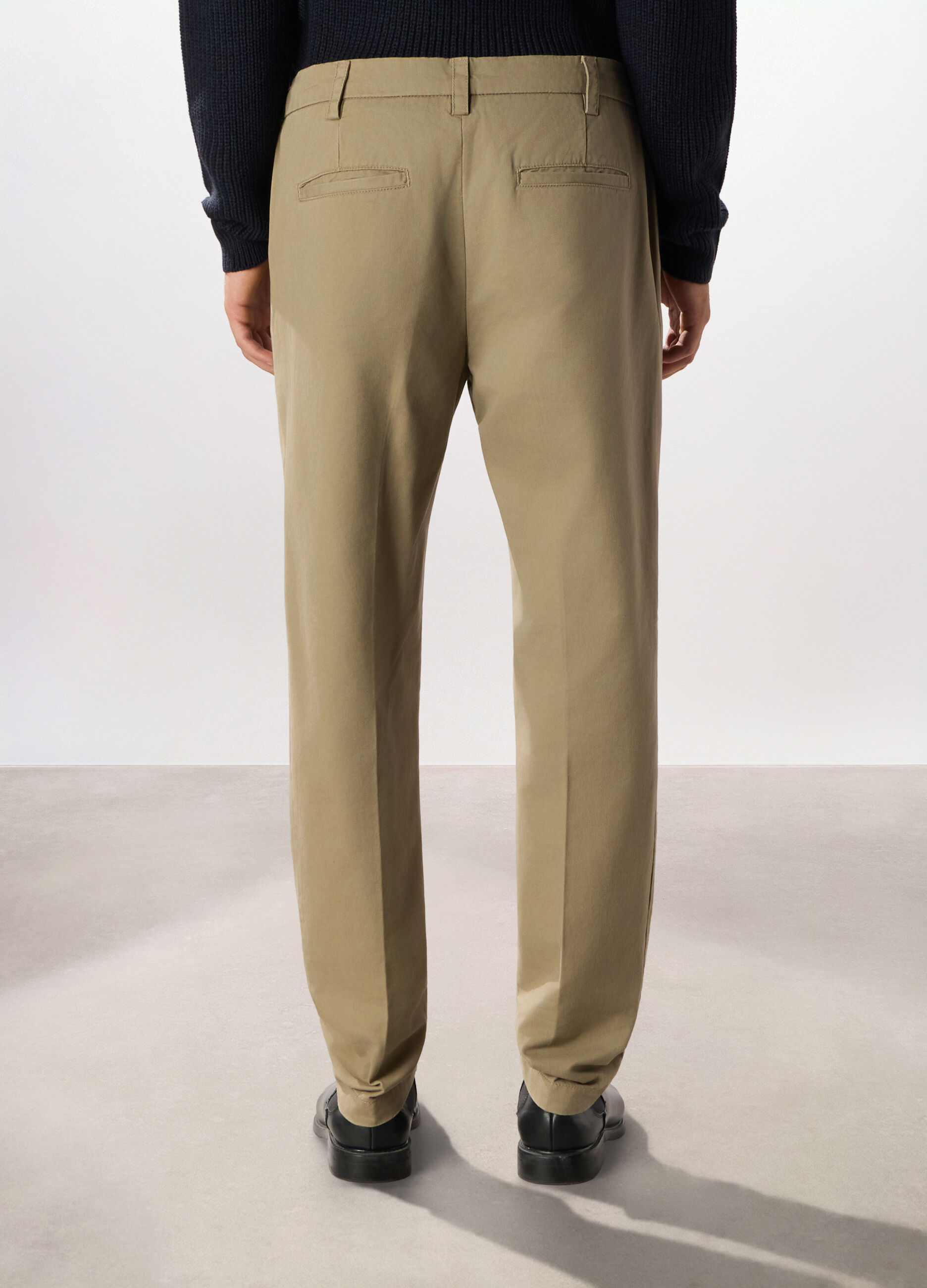 Pantalone chino regular fit in cotone_1