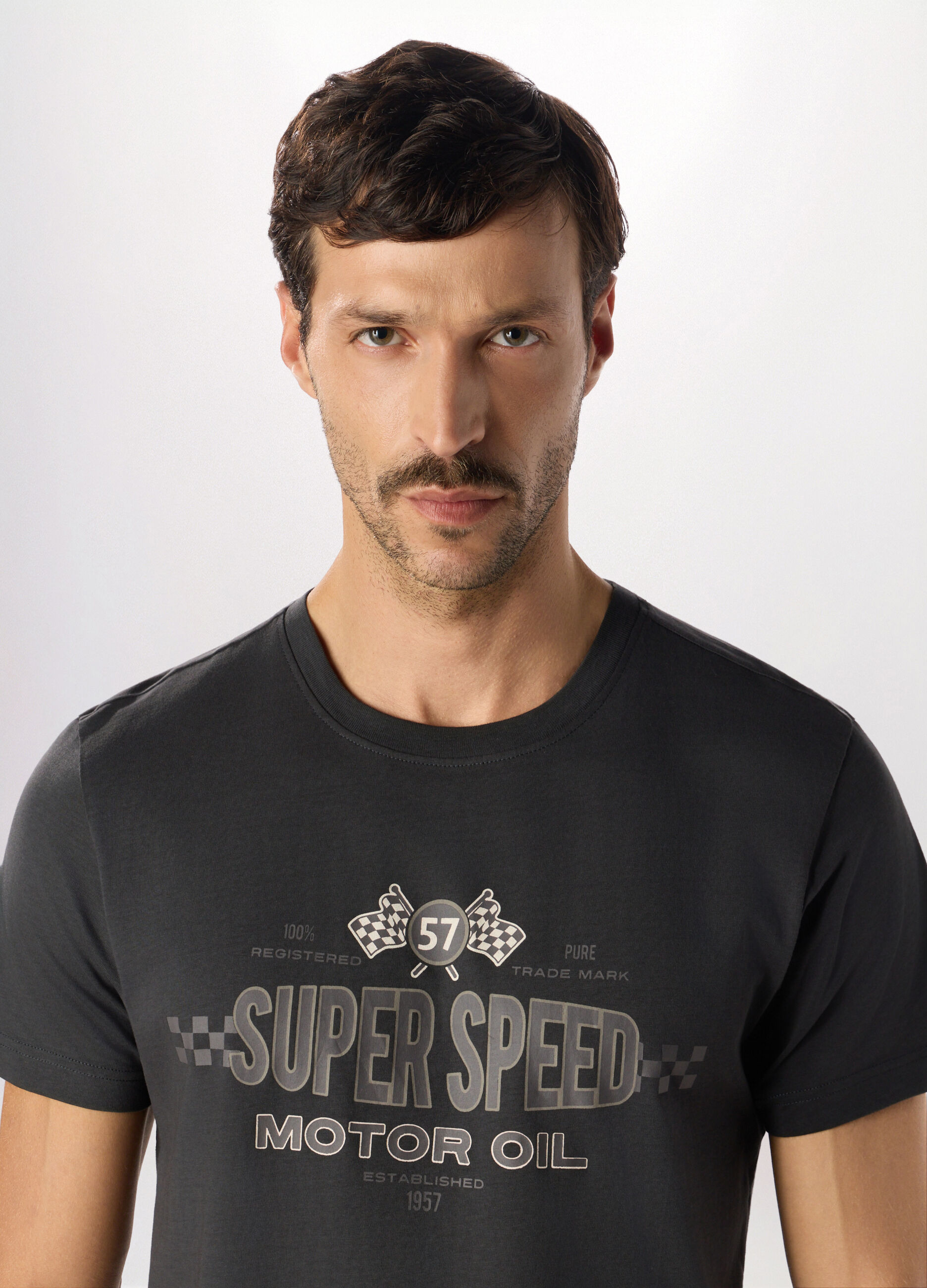 T-shirt a maniche corte con stampa in puro cotone uomo_2