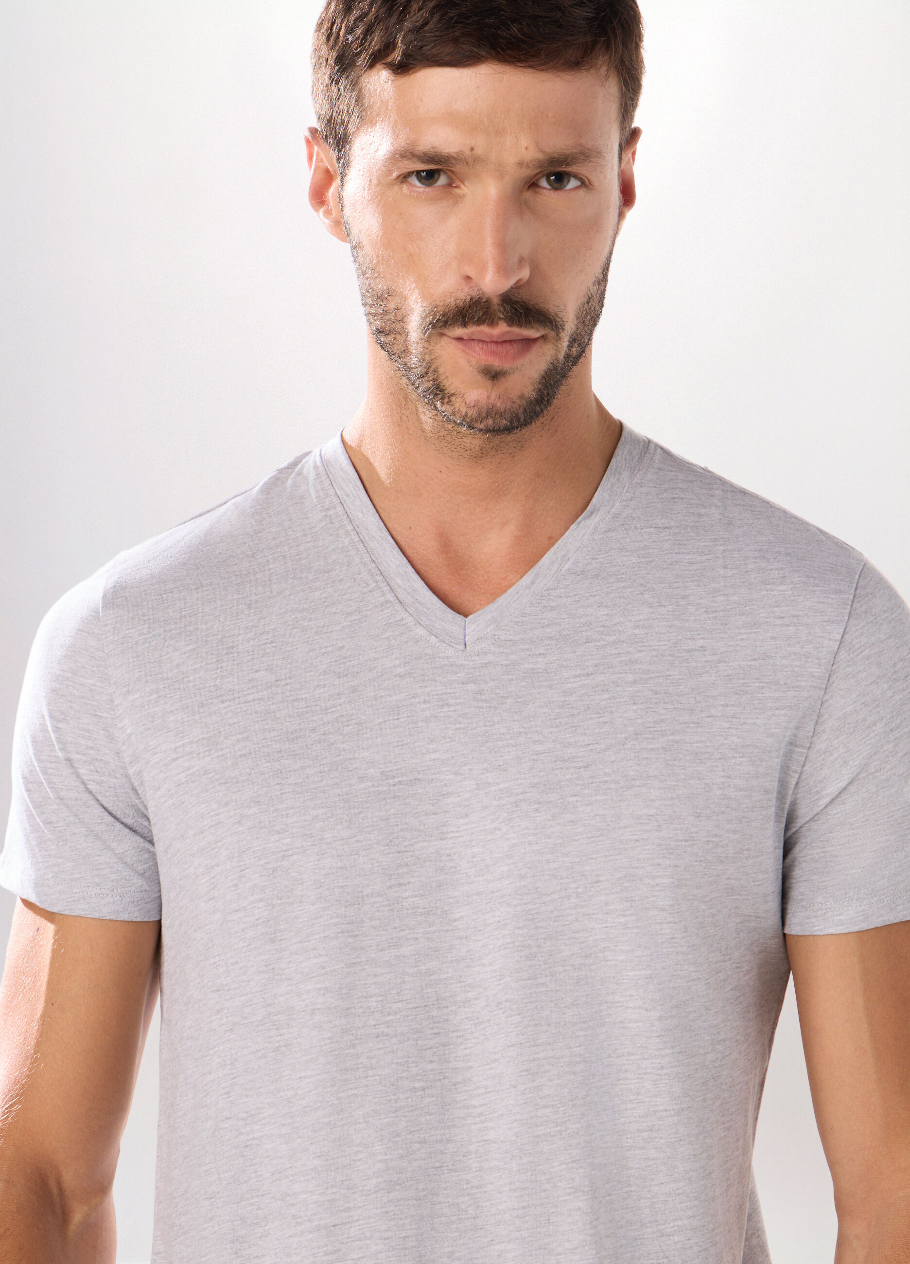 Maglietta intima scollo a V in misto cotone uomo_2