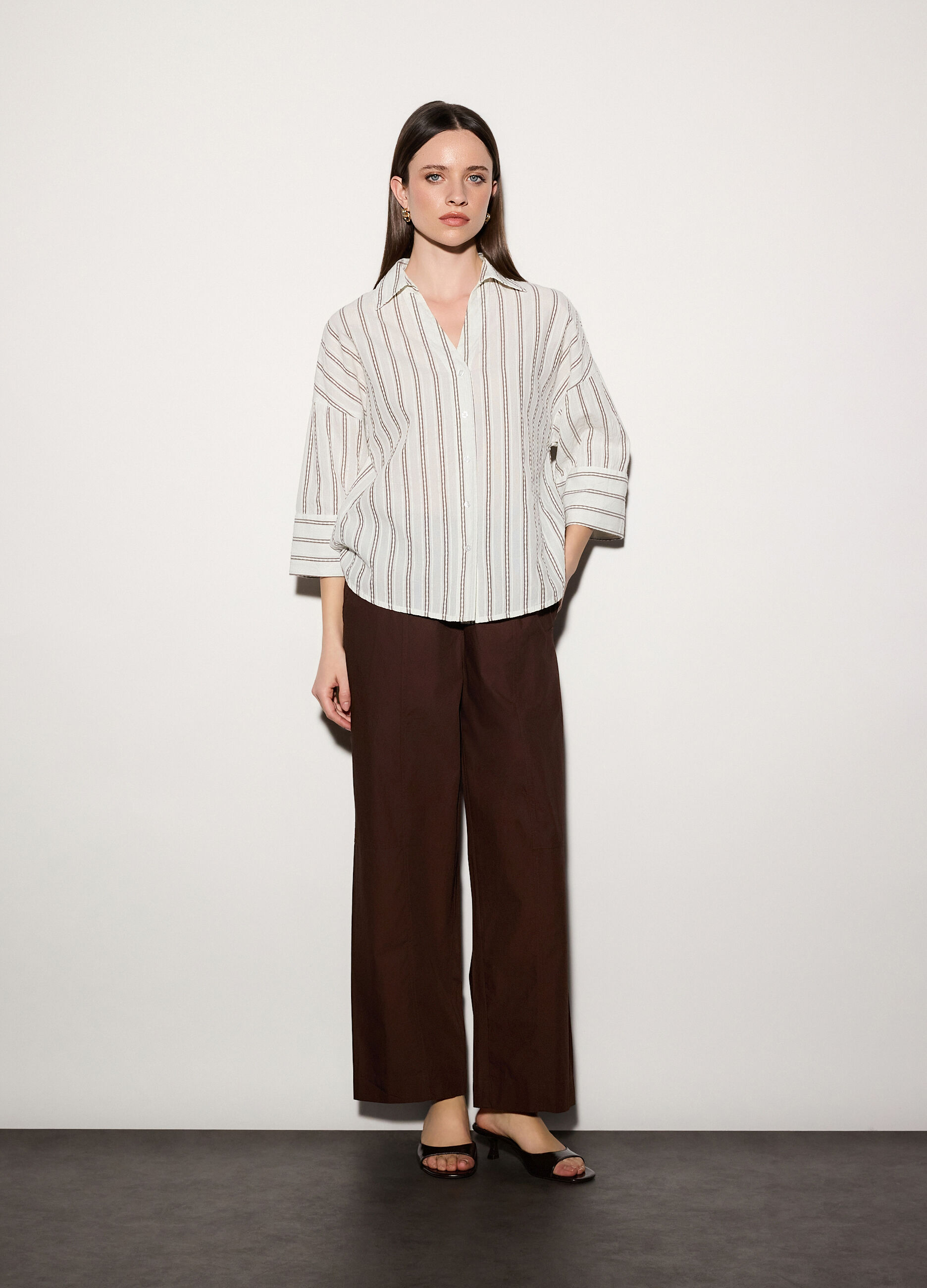 Camicia over fit colletto alla francese in puro cotone dobby a righe donna_0