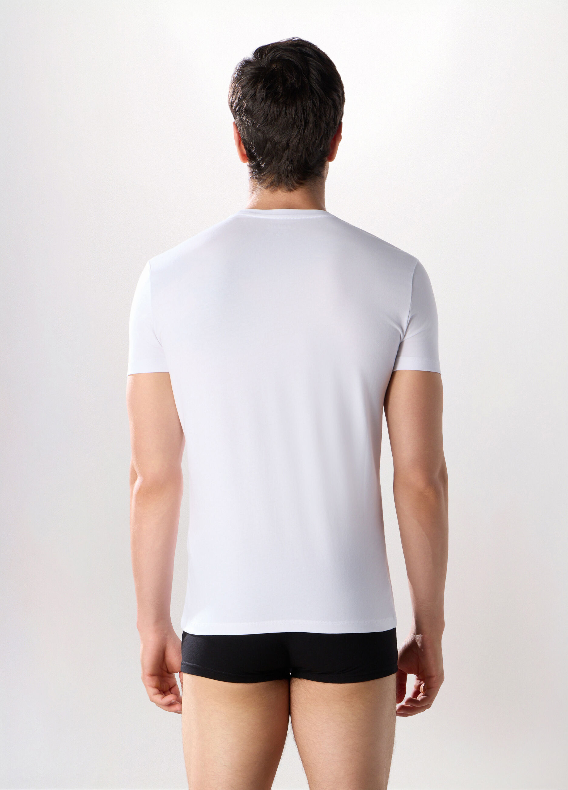 T-shirt collo a V in cotone stretch uomo_1