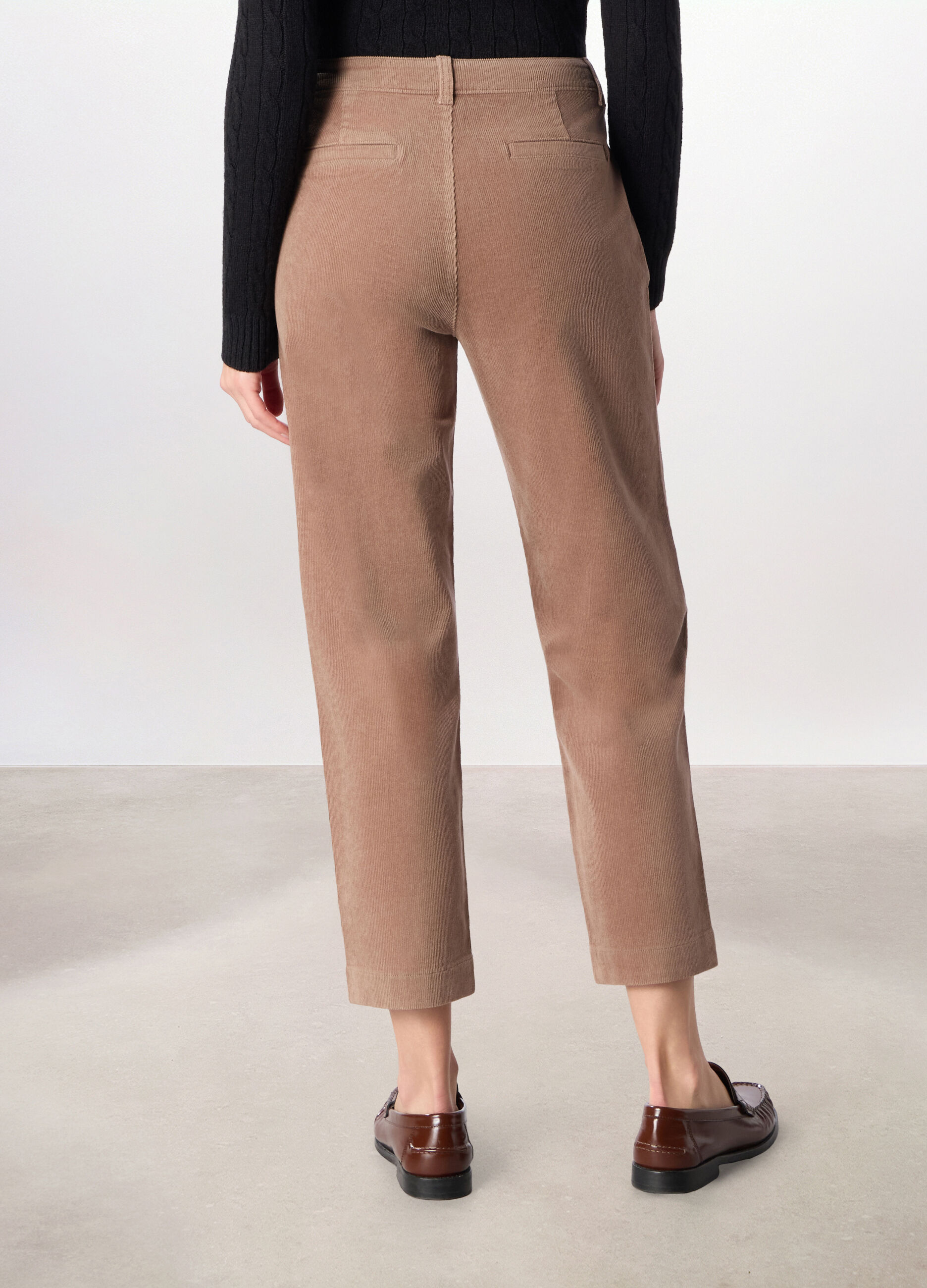 Pantaloni in velluto a coste di cotone stretch donna_1