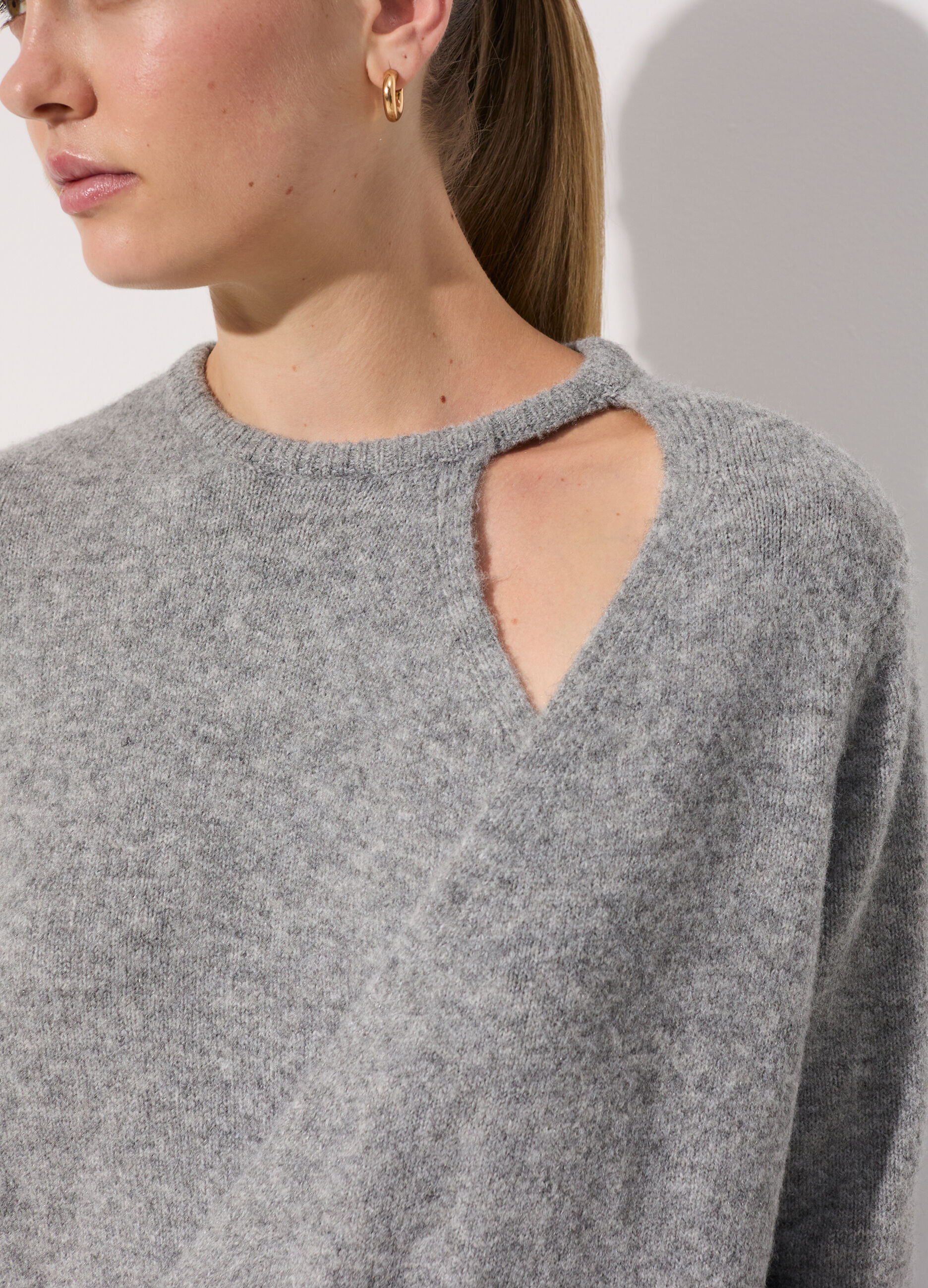 Maglia in misto lana con cut out donna_3