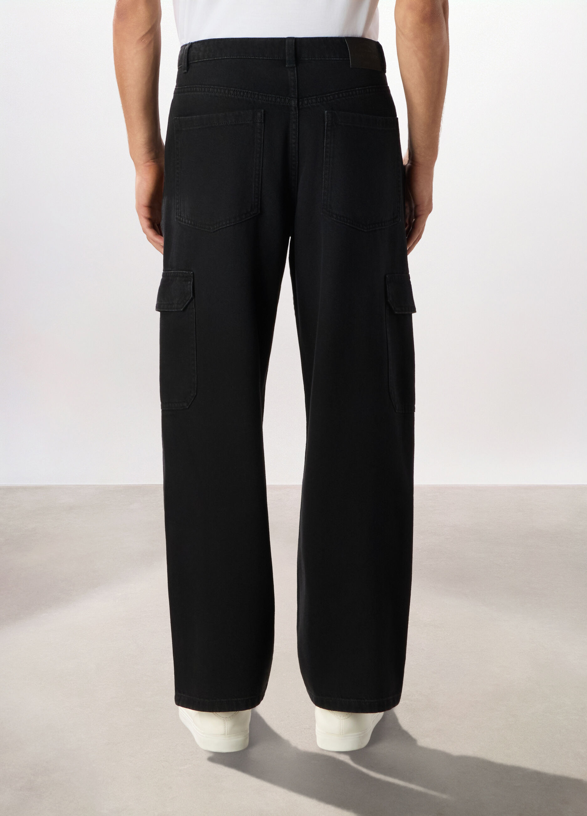 Jeans cargo in denim di puro cotone uomo_1