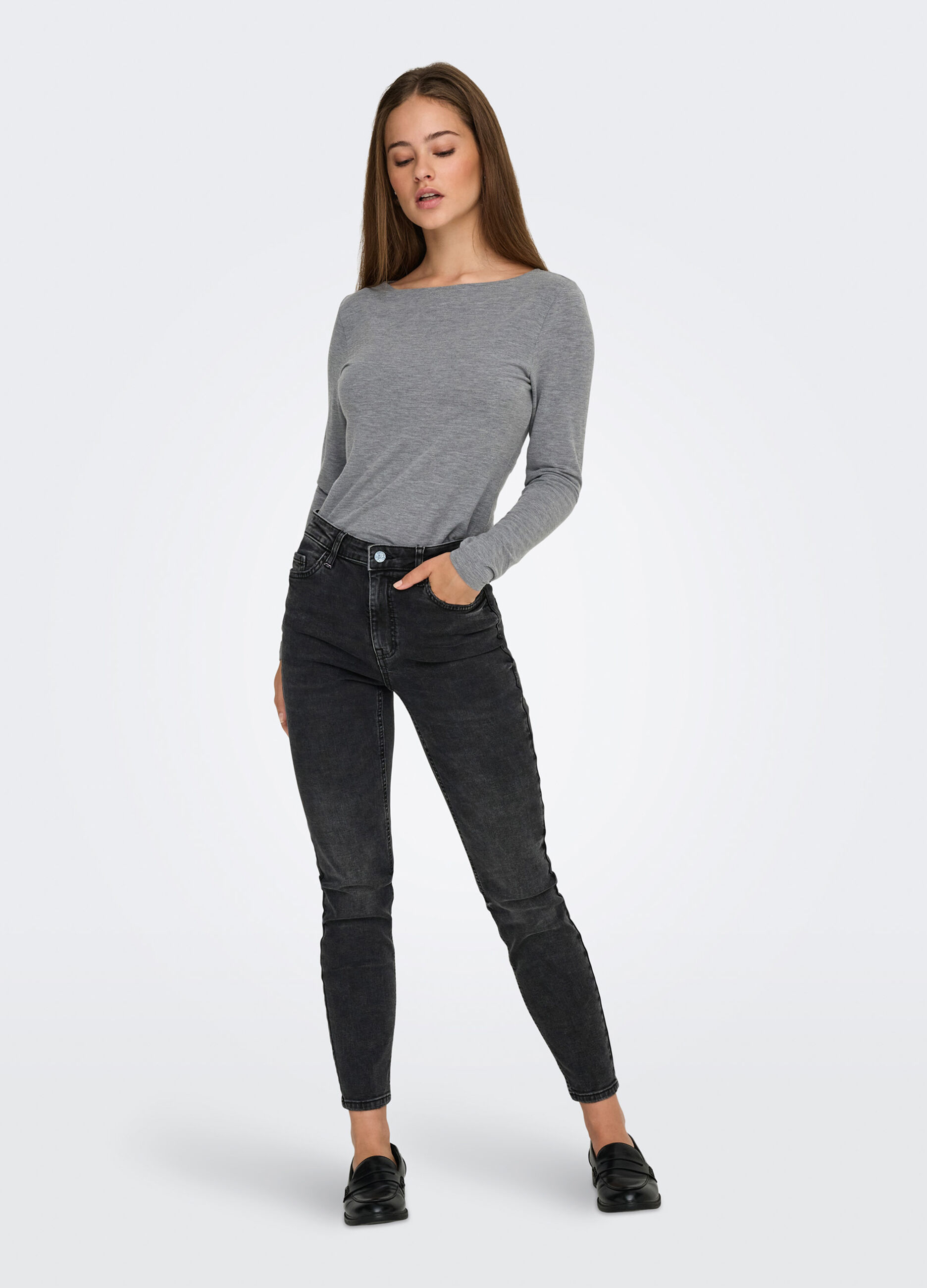 T-shirt con scollo a barchetta donna_2