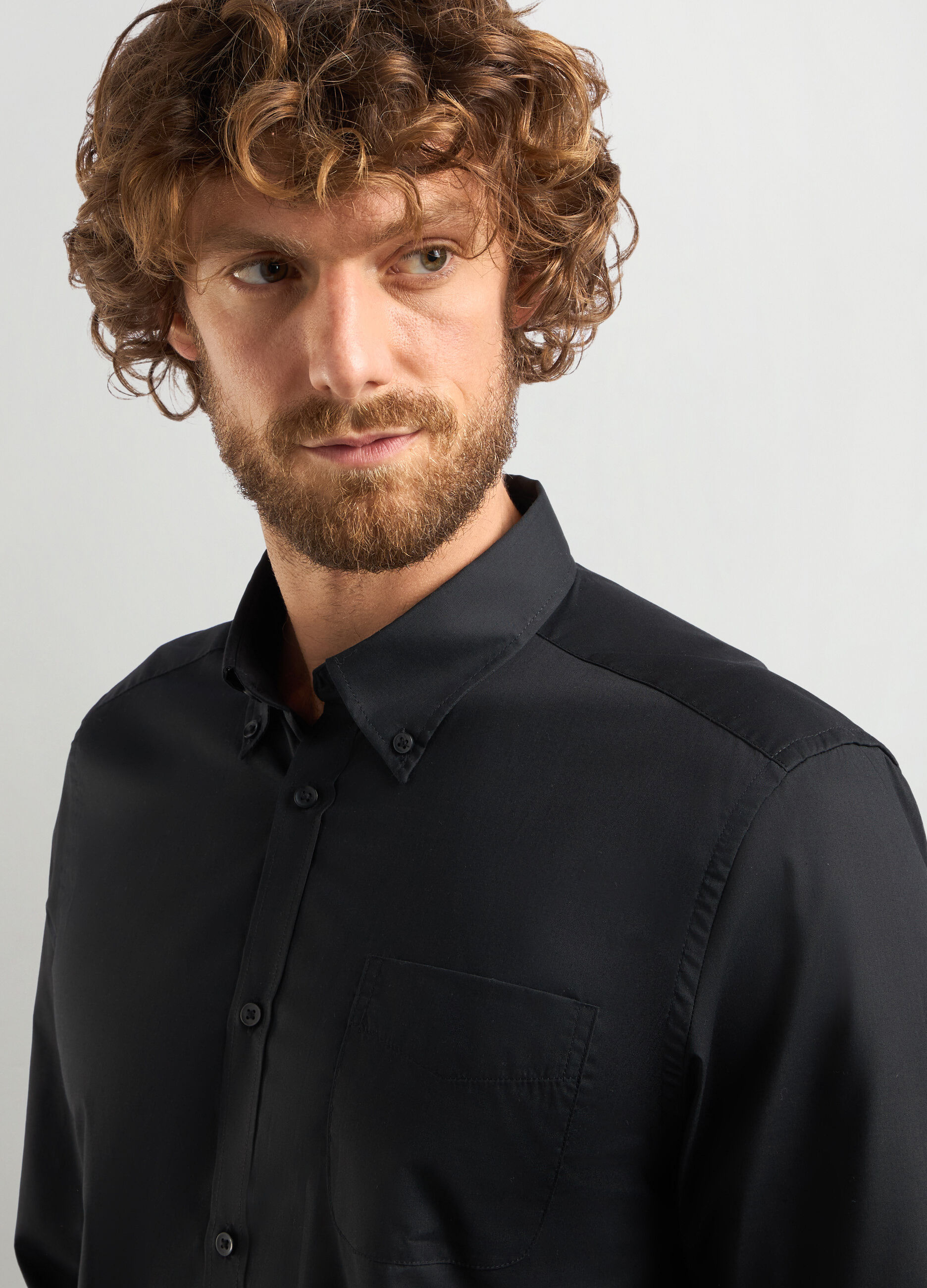 Camicia regular fit colletto button down in misto cotone_2