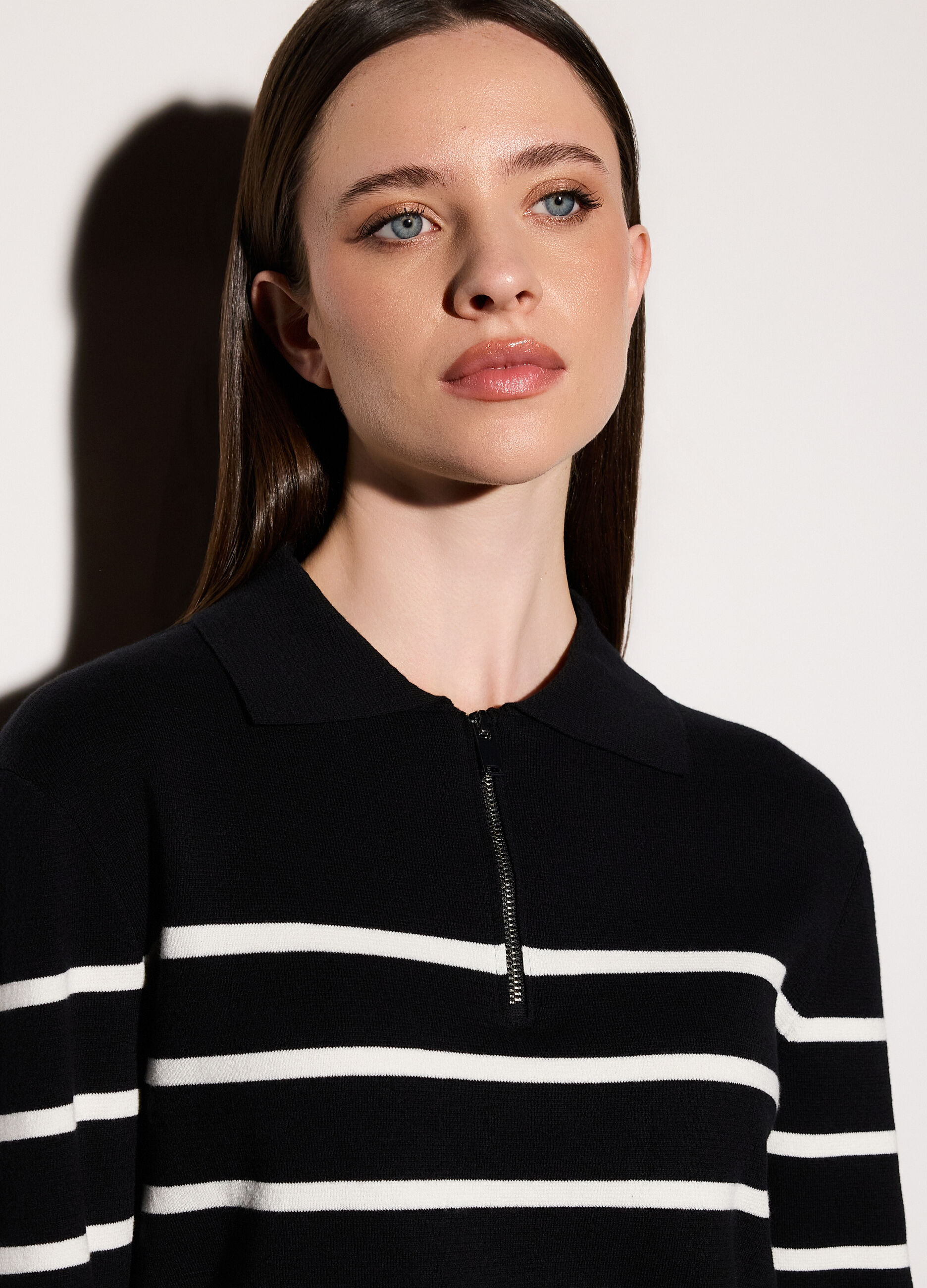 Maglia con colletto classico e zip donna_3