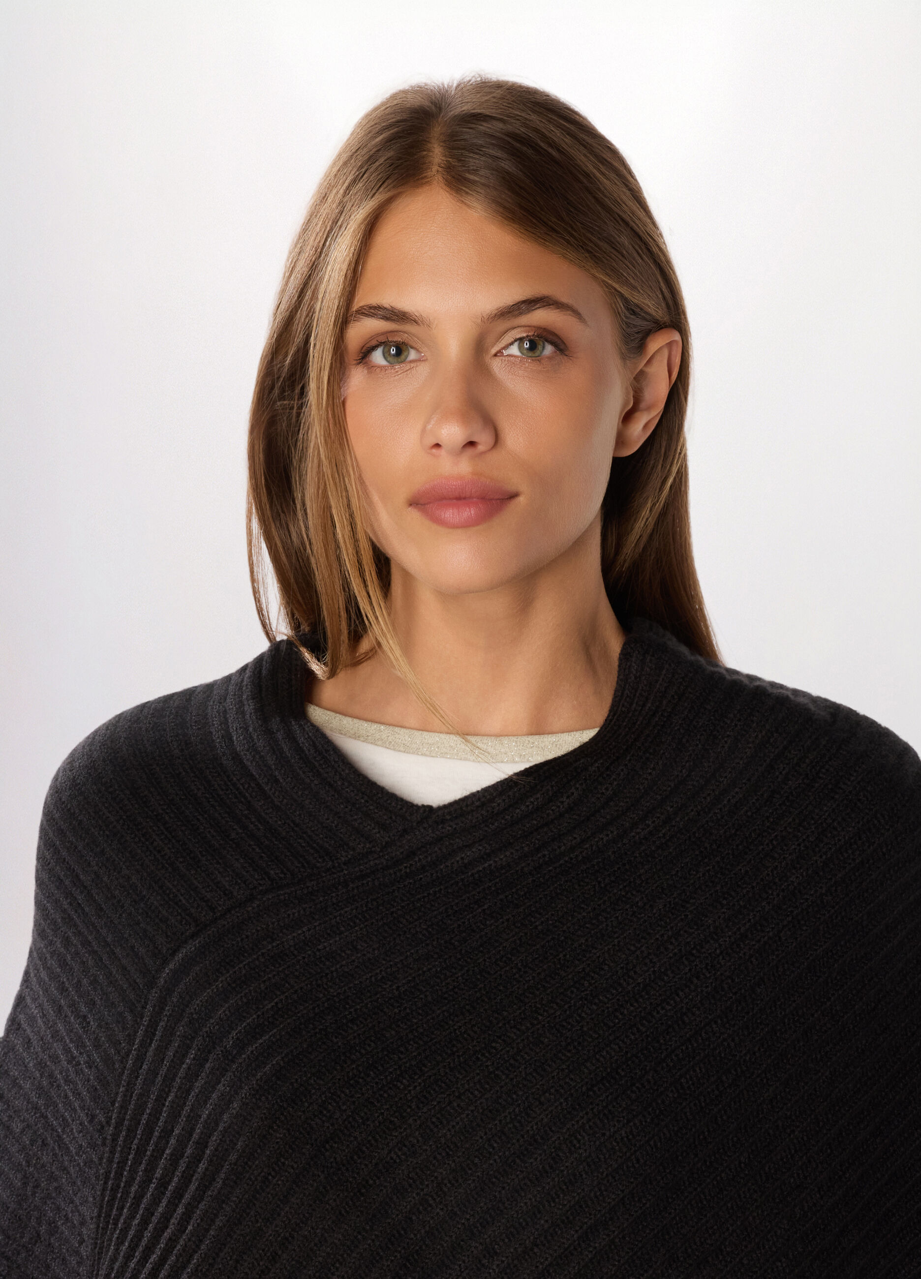 Poncho tricot con lavorazione jacquard donna_2