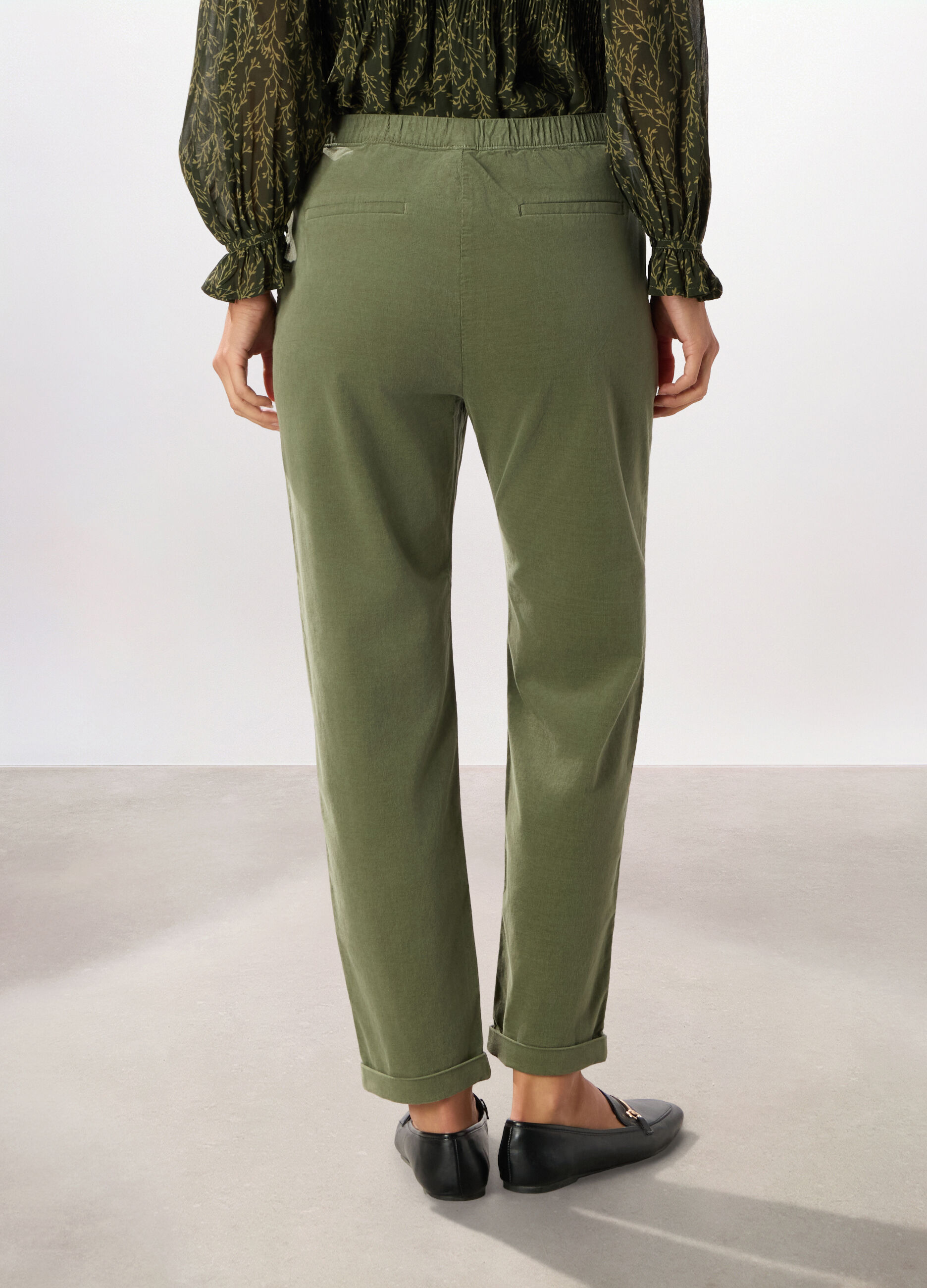 Jogger in velluto a coste di cotone stretch donna_1