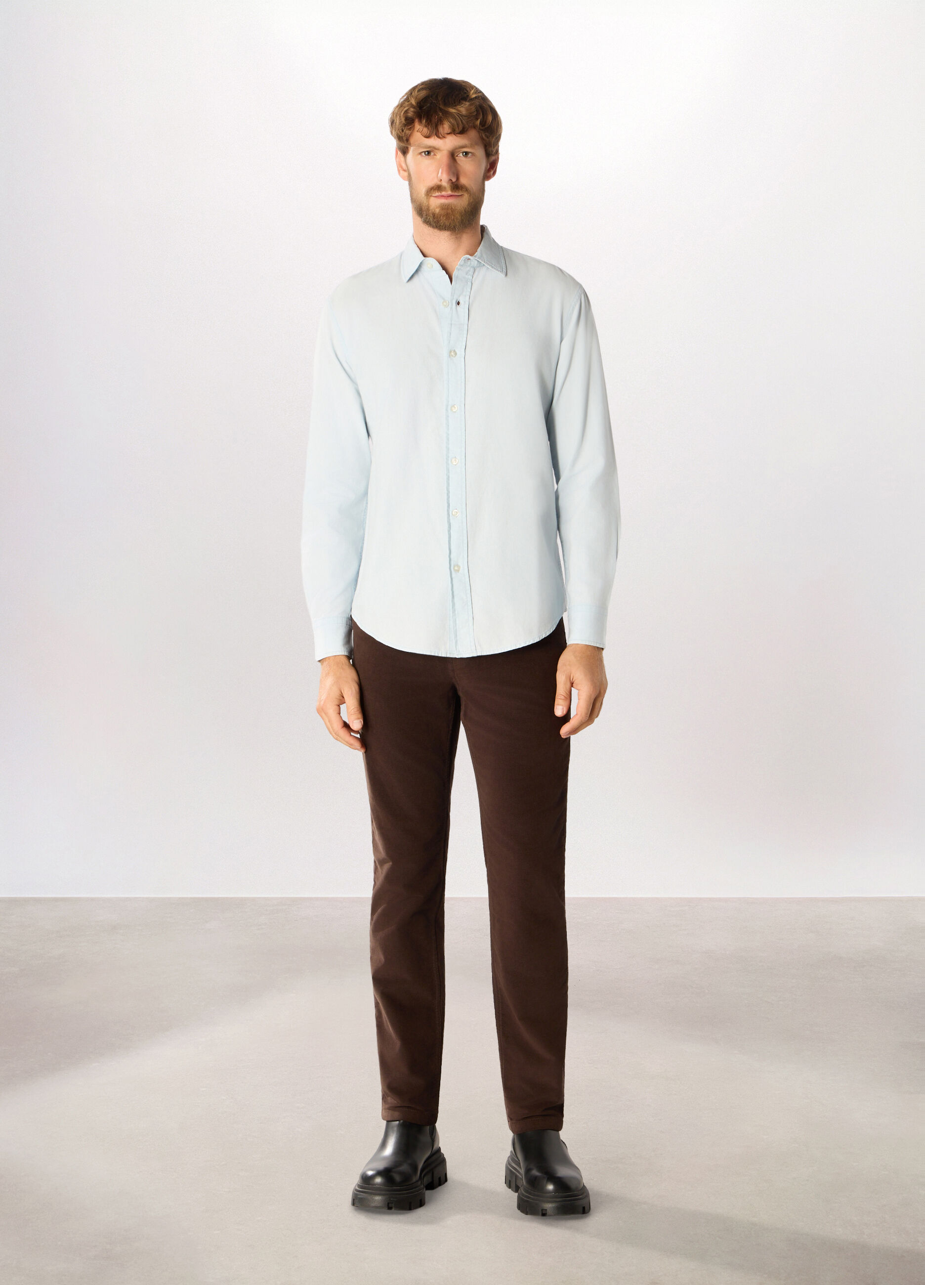 Pantaloni chino slim fit in velluto stretch uomo_0