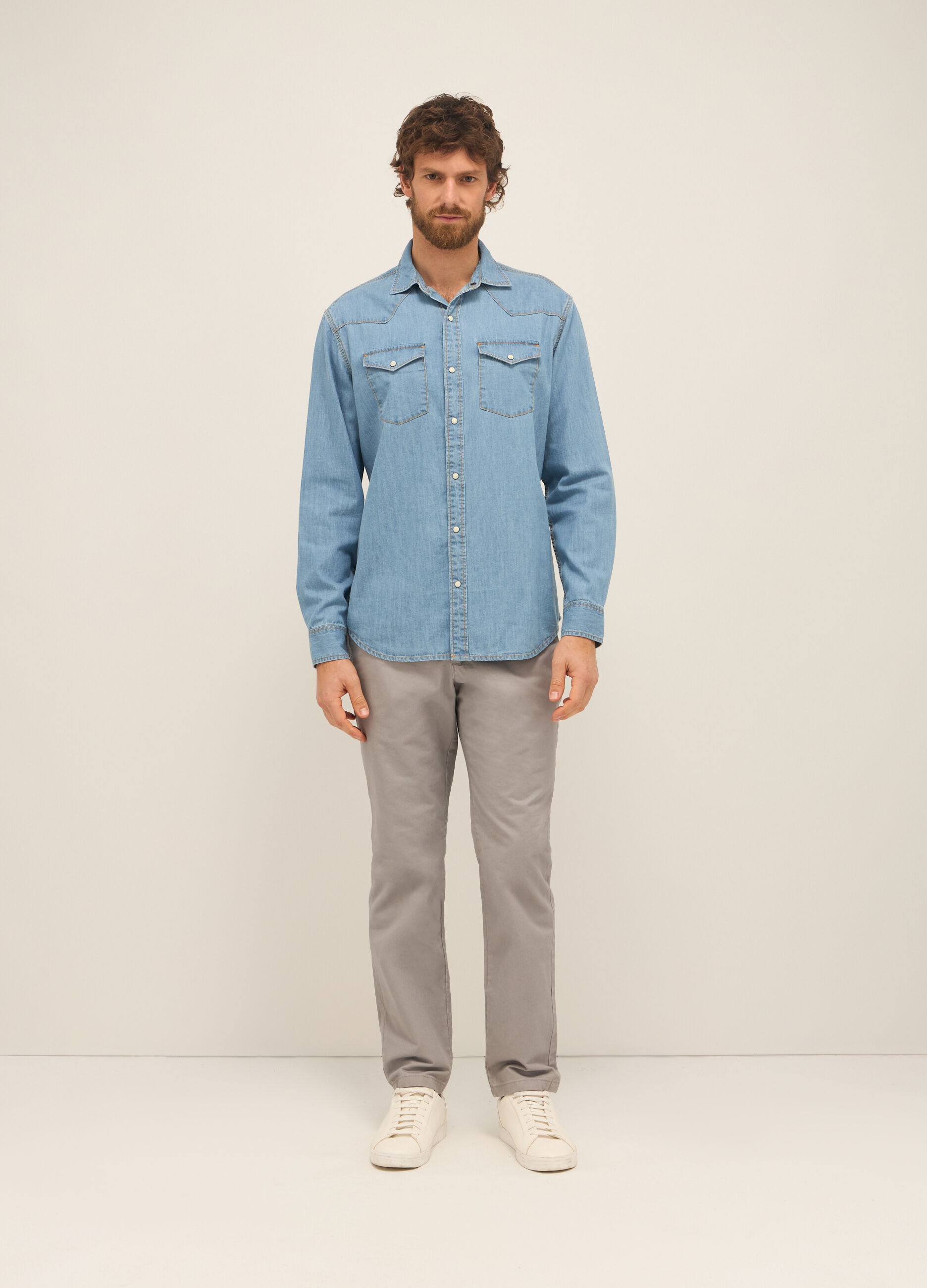 Pantaloni chino regular fit in puro cotone uomo