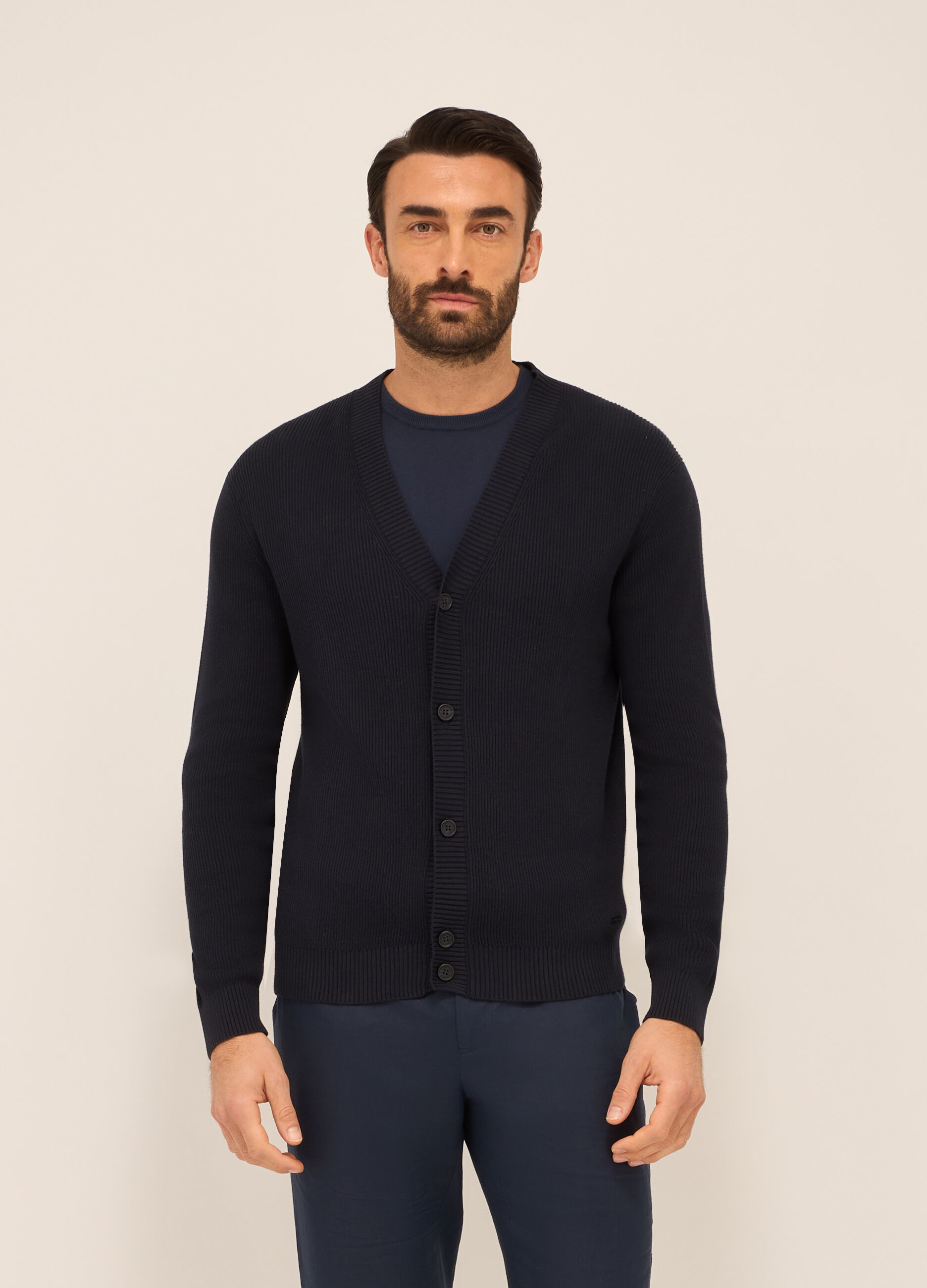 Cardigan scollo a V in cotone a coste uomo_0