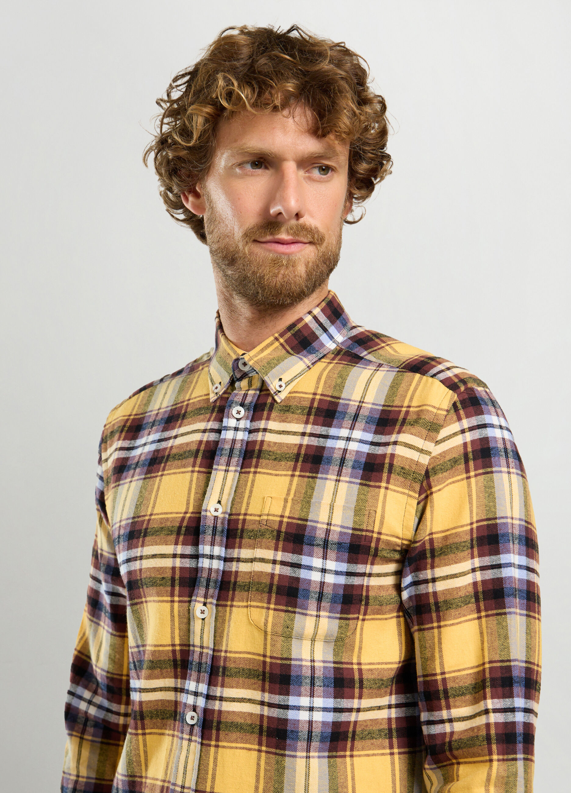 Camicia regular fit con colletto button down in flanella uomo_2