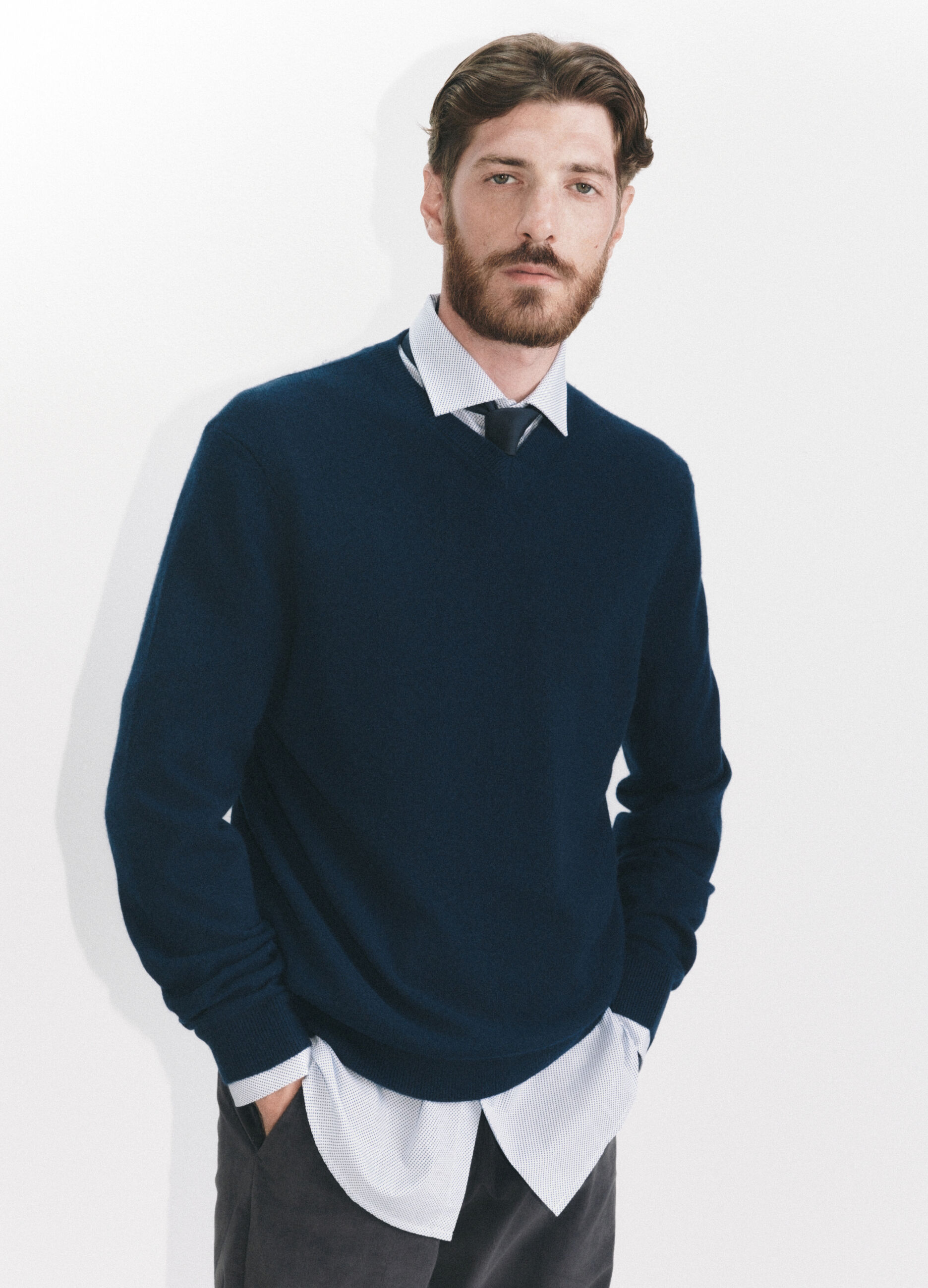 Maglione scollo a V in cashmere uomo