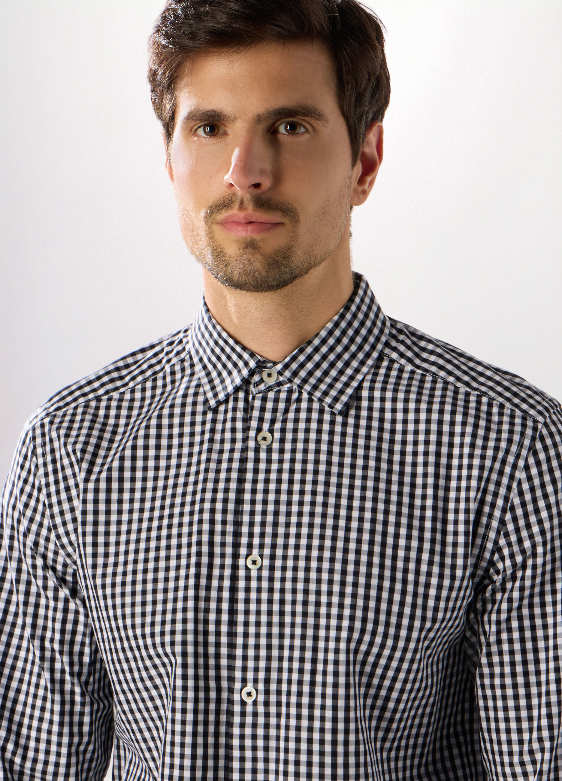 Camicia regular fit in cotone a quadretti uomo_2