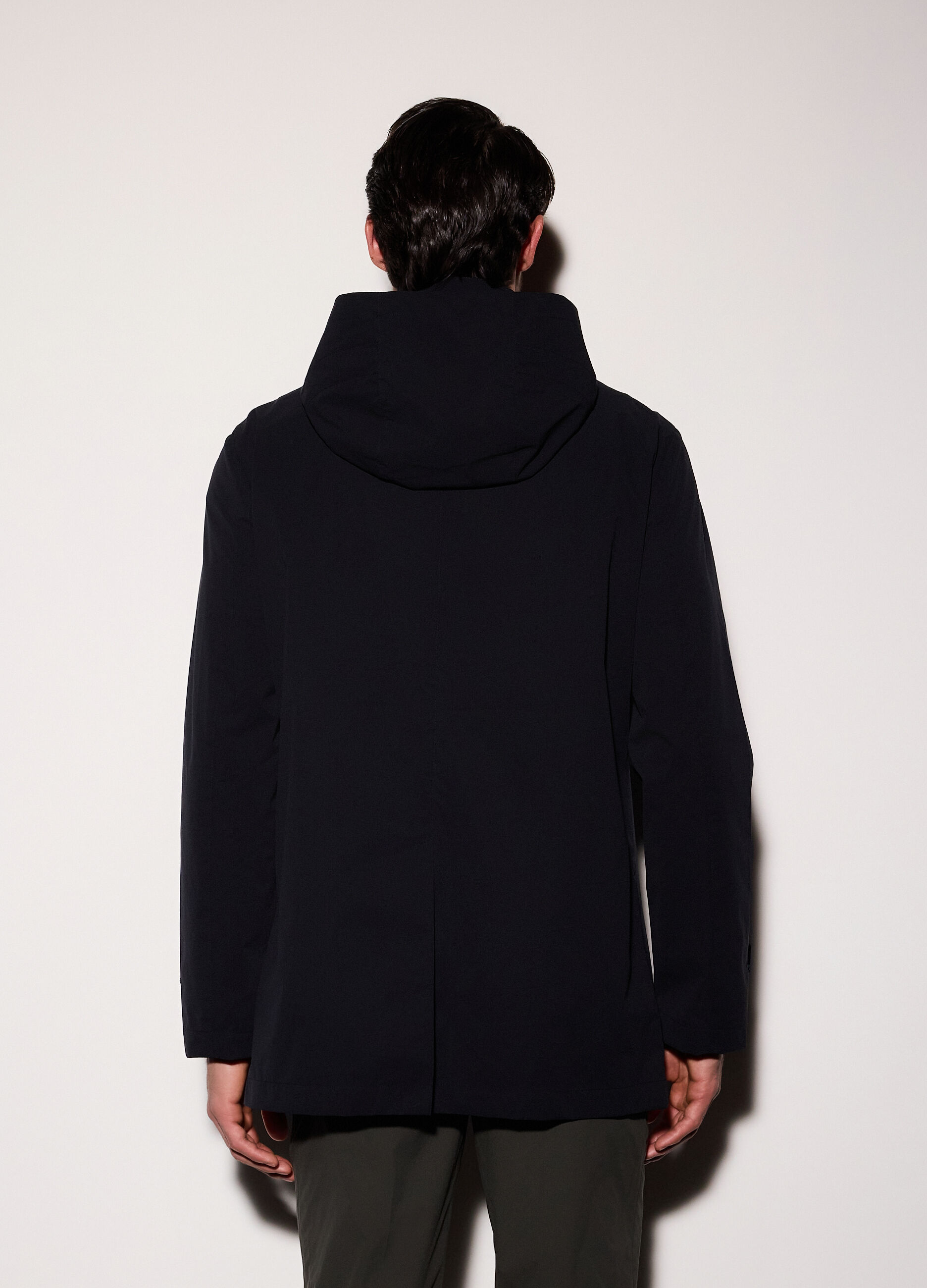 Giubbino in tessuto tecnico con cappuccio uomo_1