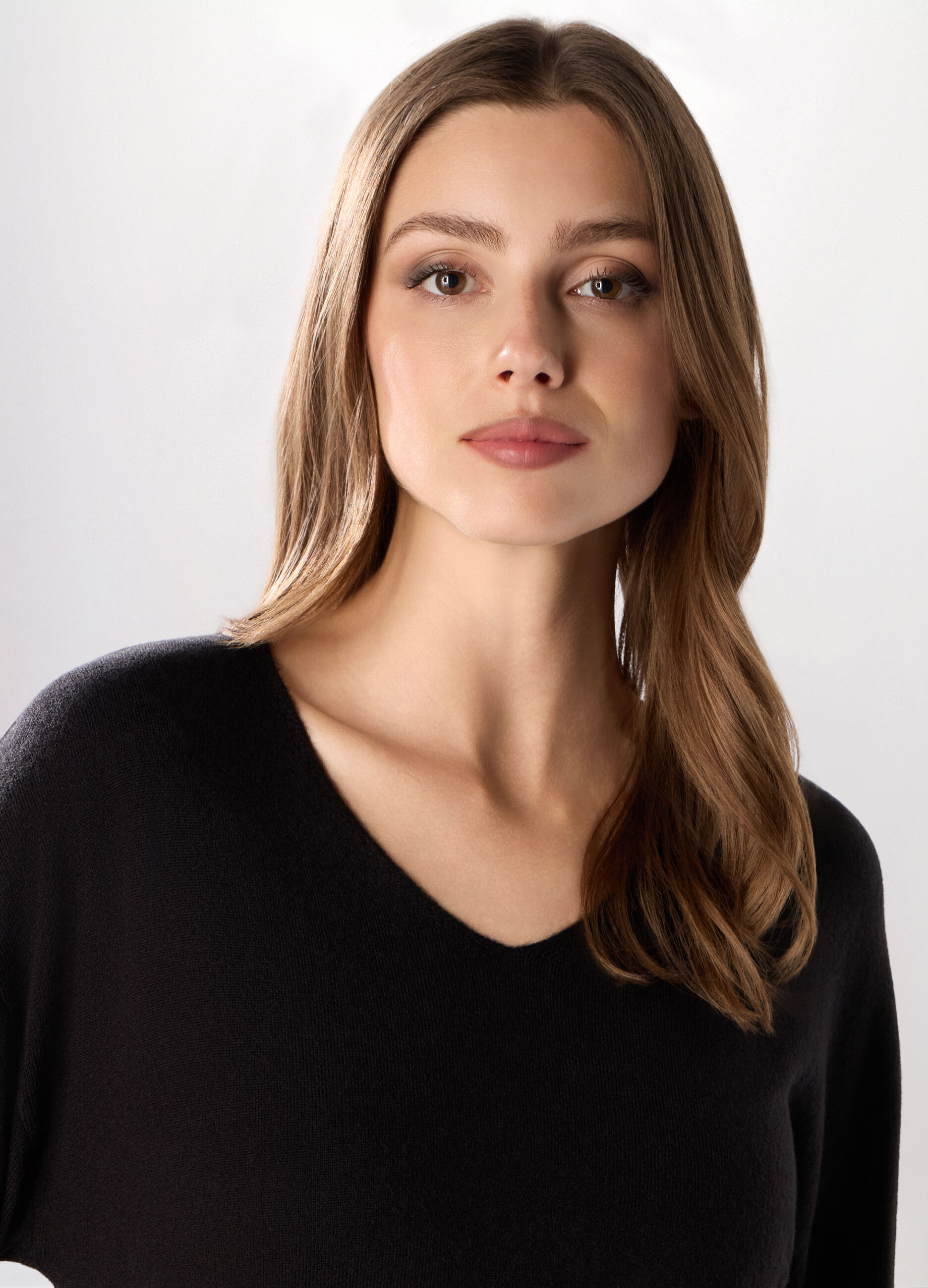 Pullover con scollo a V donna_2