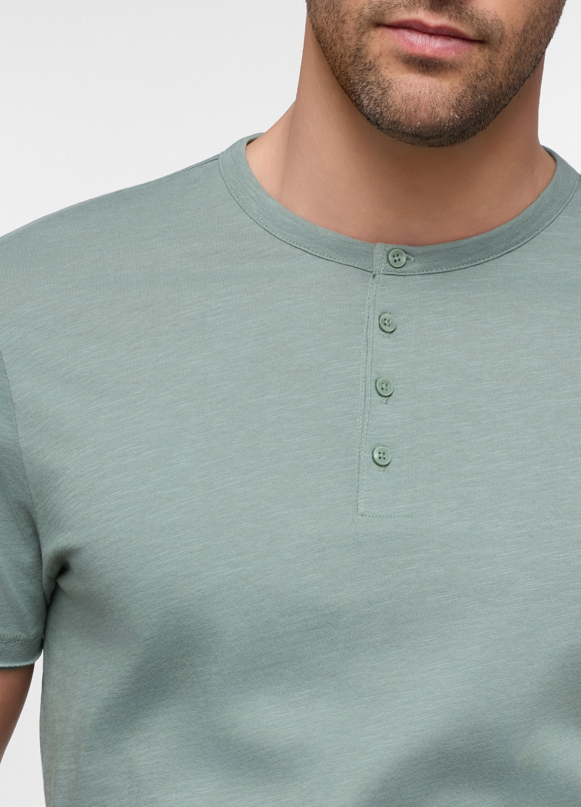 T-shirt collo serafino in cotone uomo_2