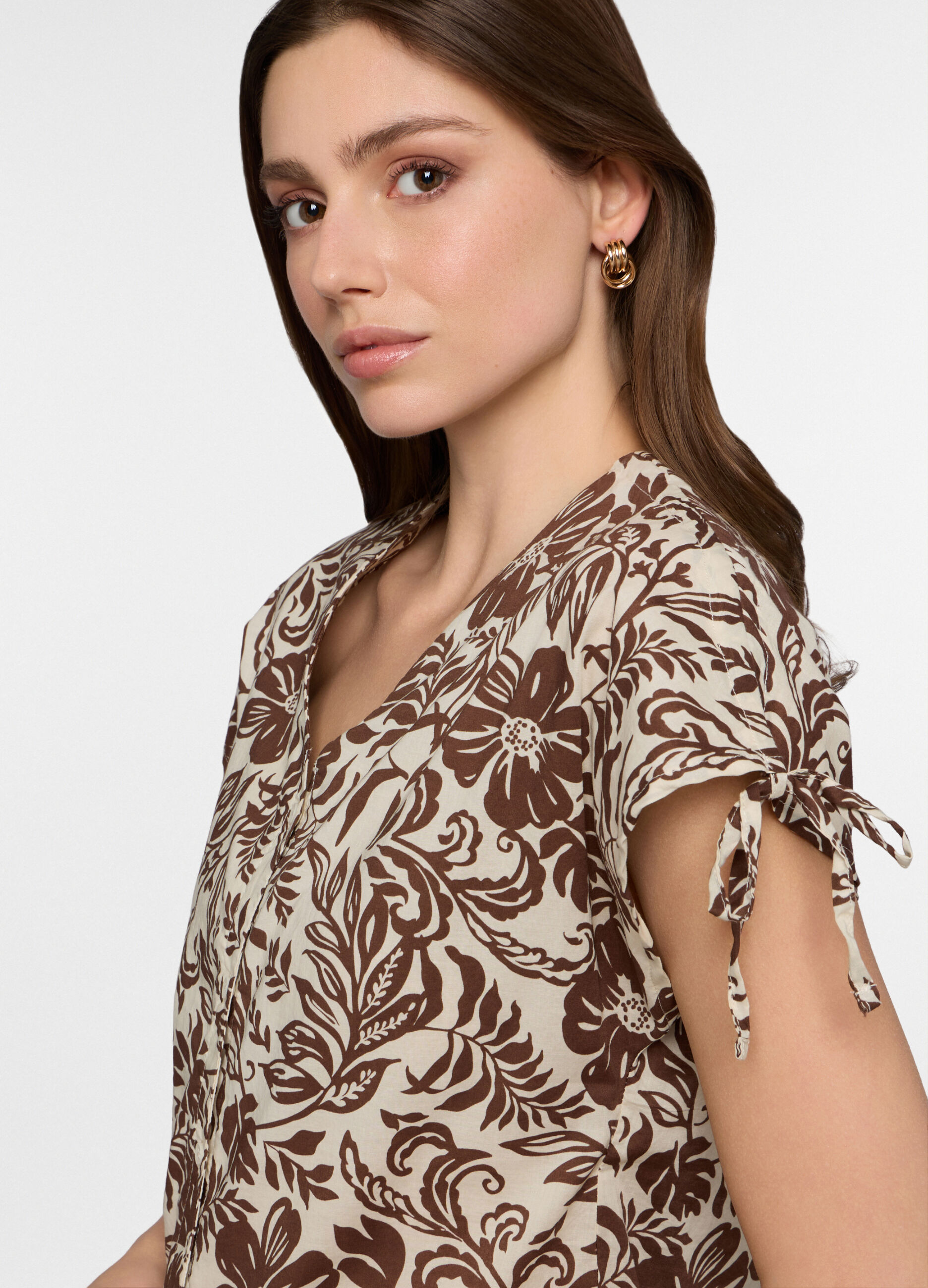 Camicia regular fit con scollo a V in popeline donna_2